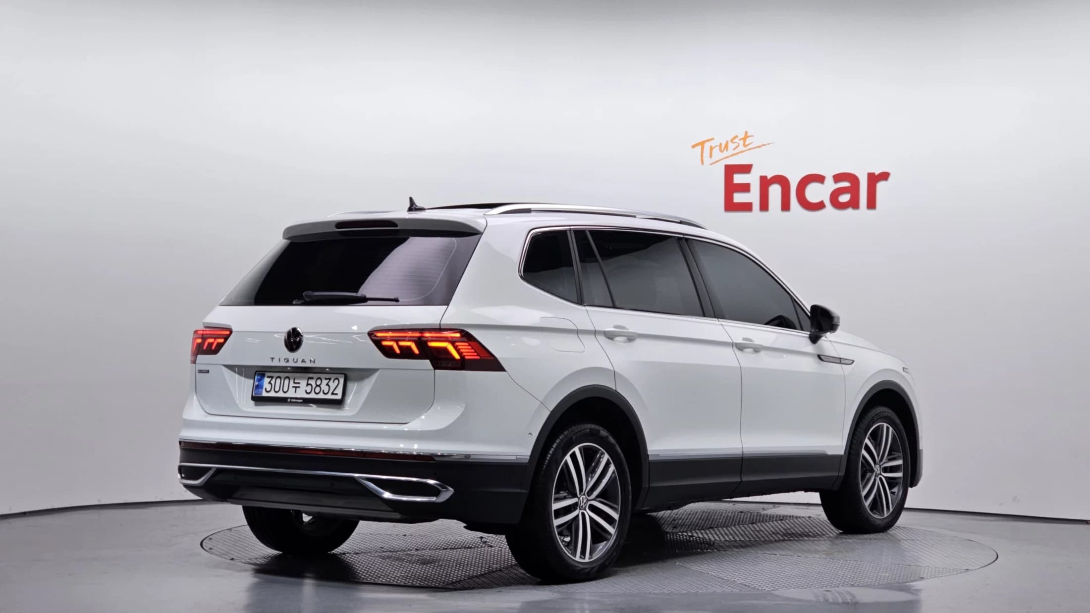 Volkswagen TIGUAN 2.0 TSI Prestige, 2023 г. 14150 км. — фото 2