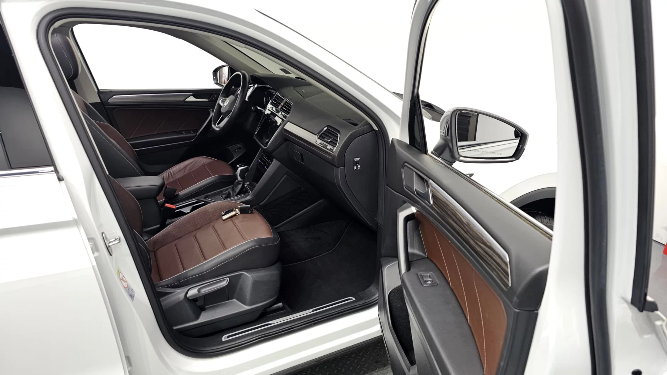 Volkswagen TIGUAN 2.0 TSI Prestige, 2023 г. 14150 км. — фото 11