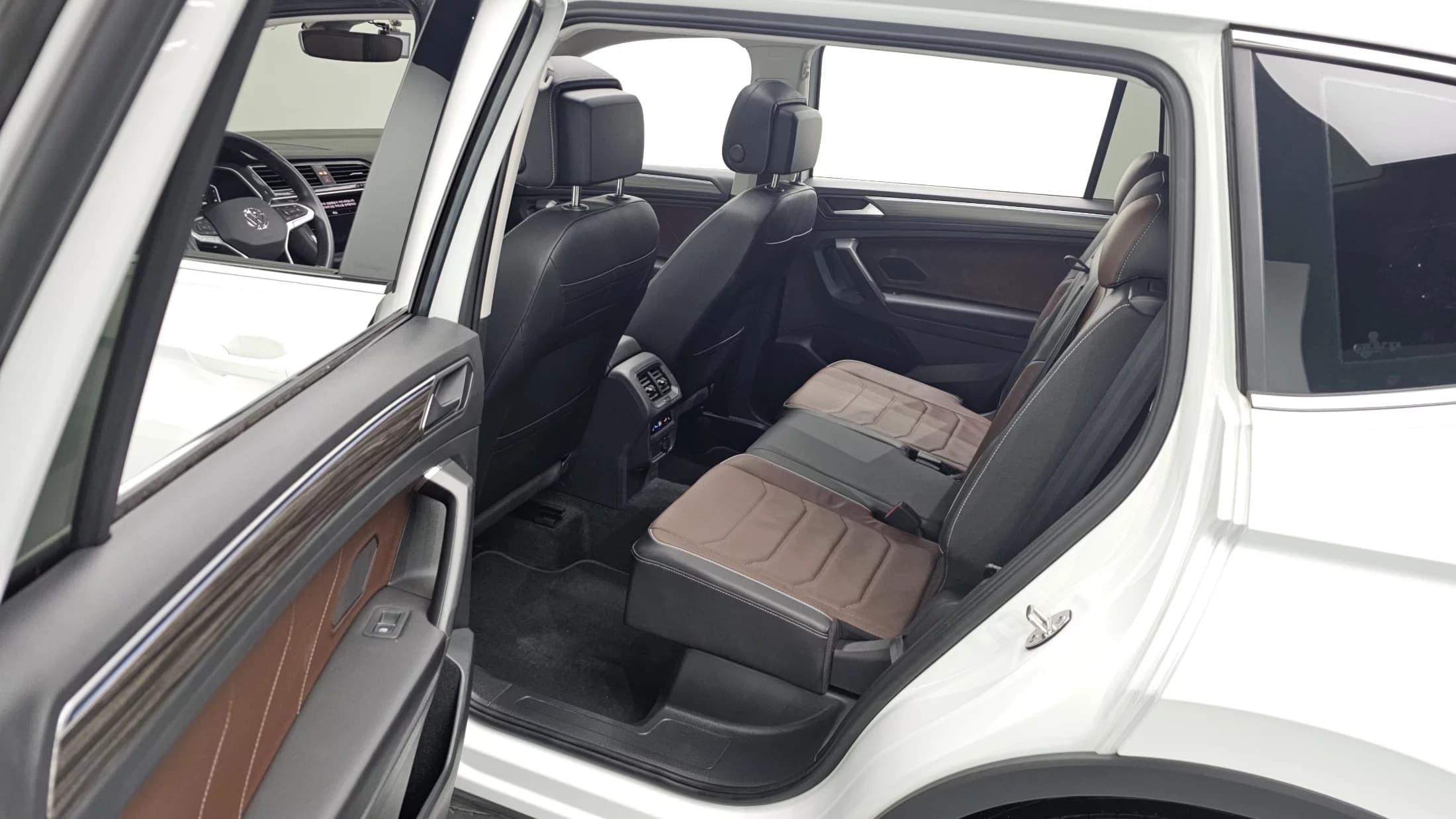 Volkswagen TIGUAN 2.0 TSI Prestige, 2023 г. 14150 км. — фото 12