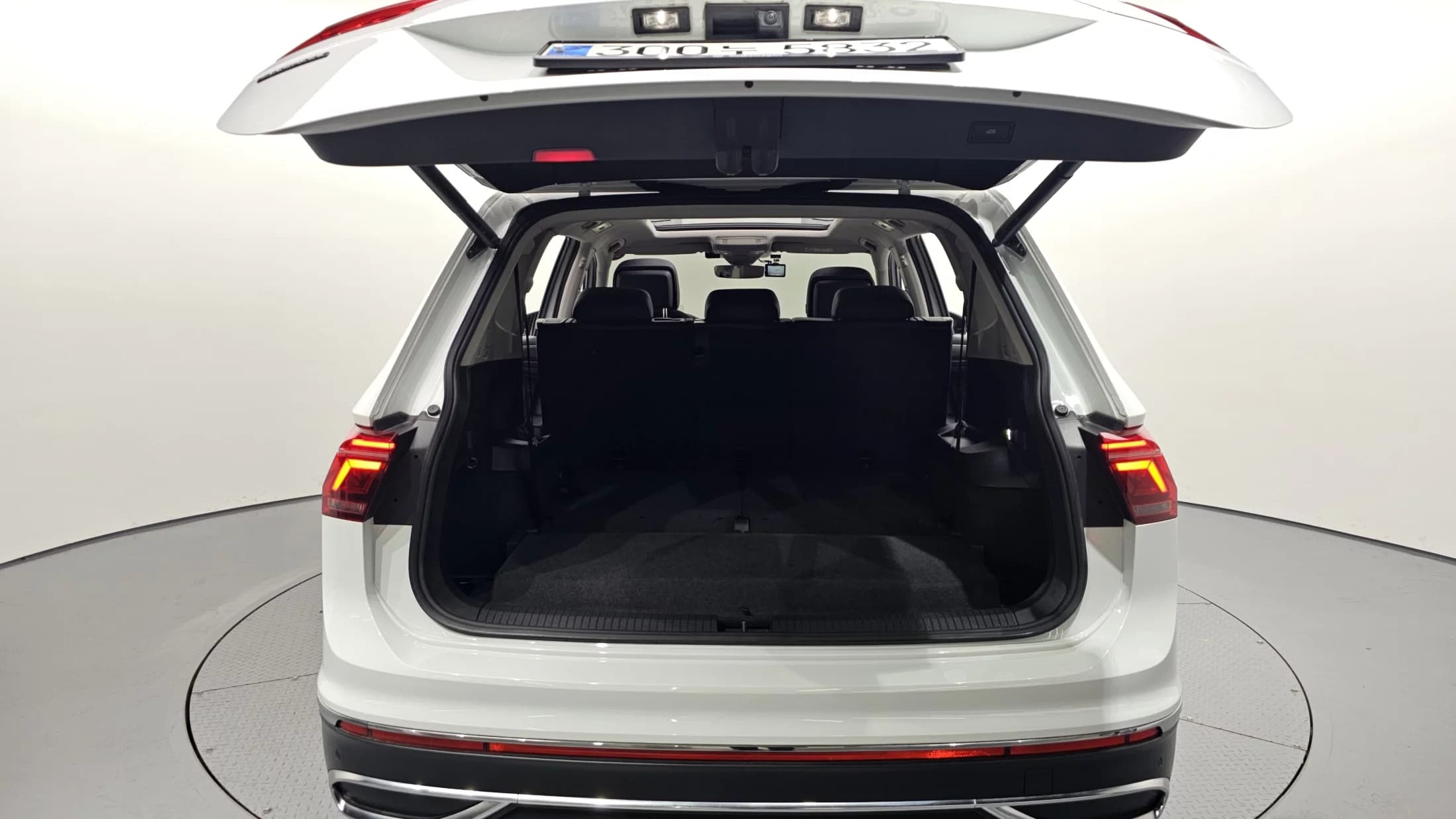 Volkswagen TIGUAN 2.0 TSI Prestige, 2023 г. 14150 км. — фото 20