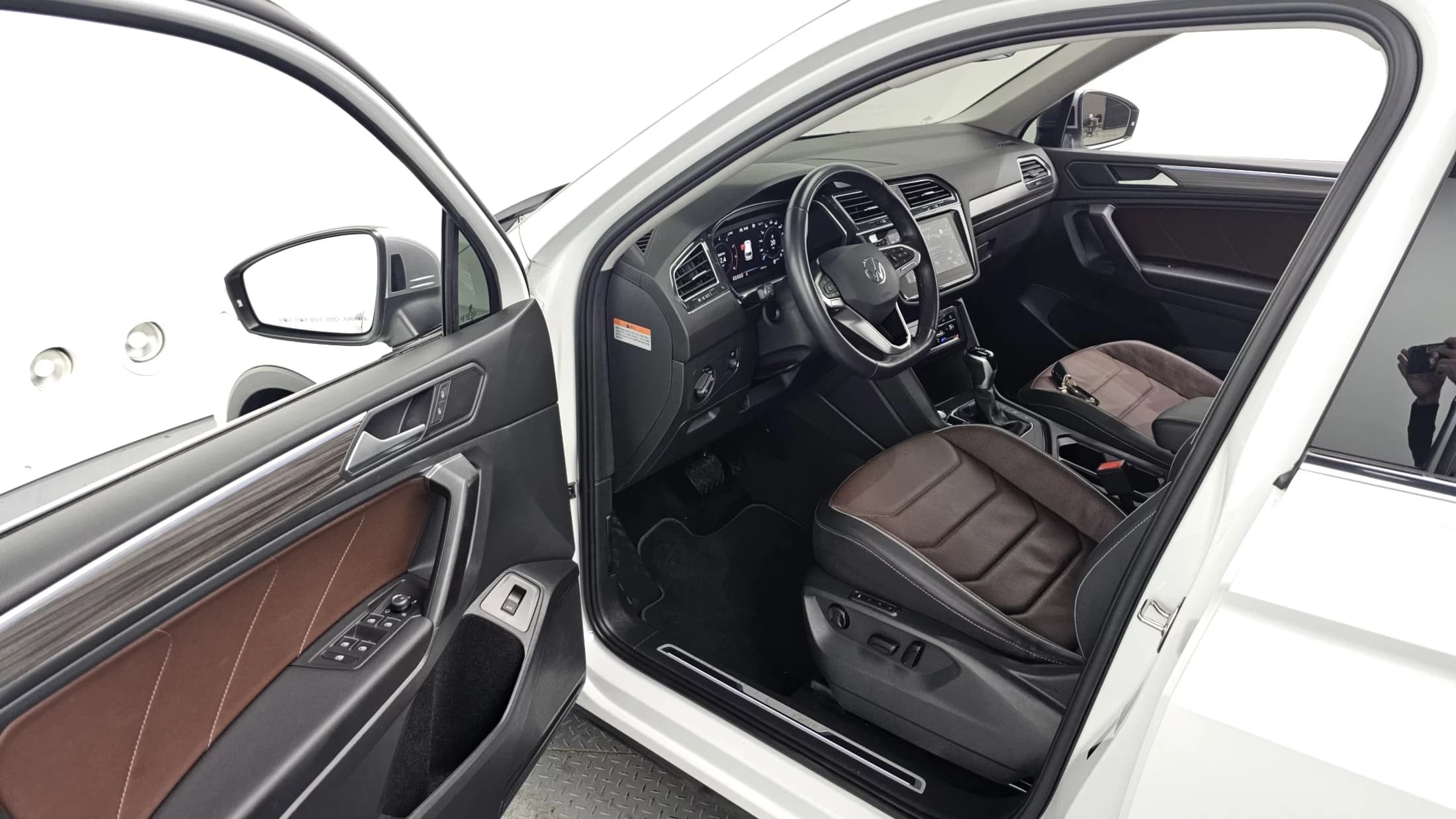 Volkswagen TIGUAN 2.0 TSI Prestige, 2023 г. 14150 км. — фото 10