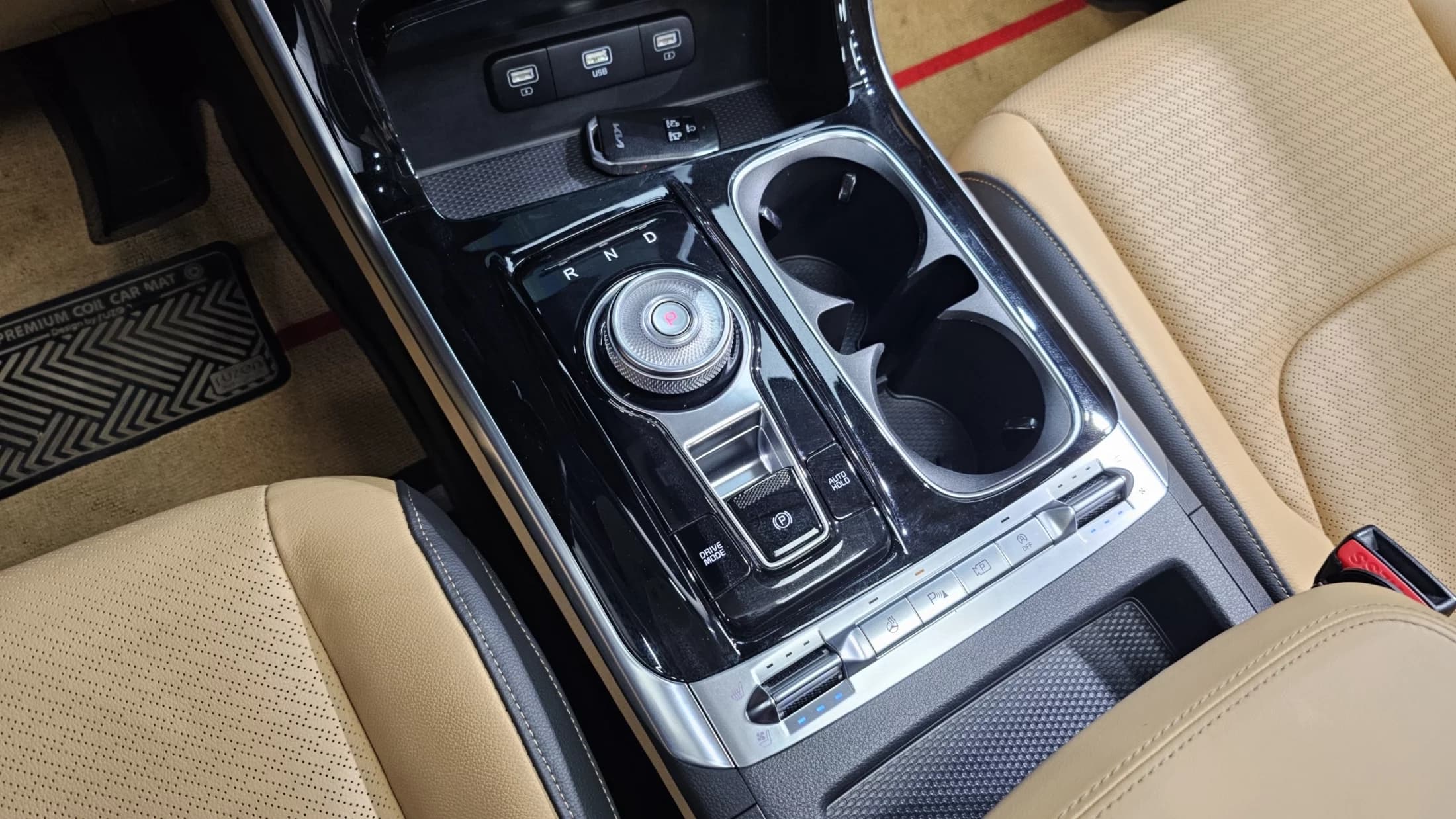 Kia Carnival 7-Seater Noblesse, 2022 г. 72568 км. — фото 9