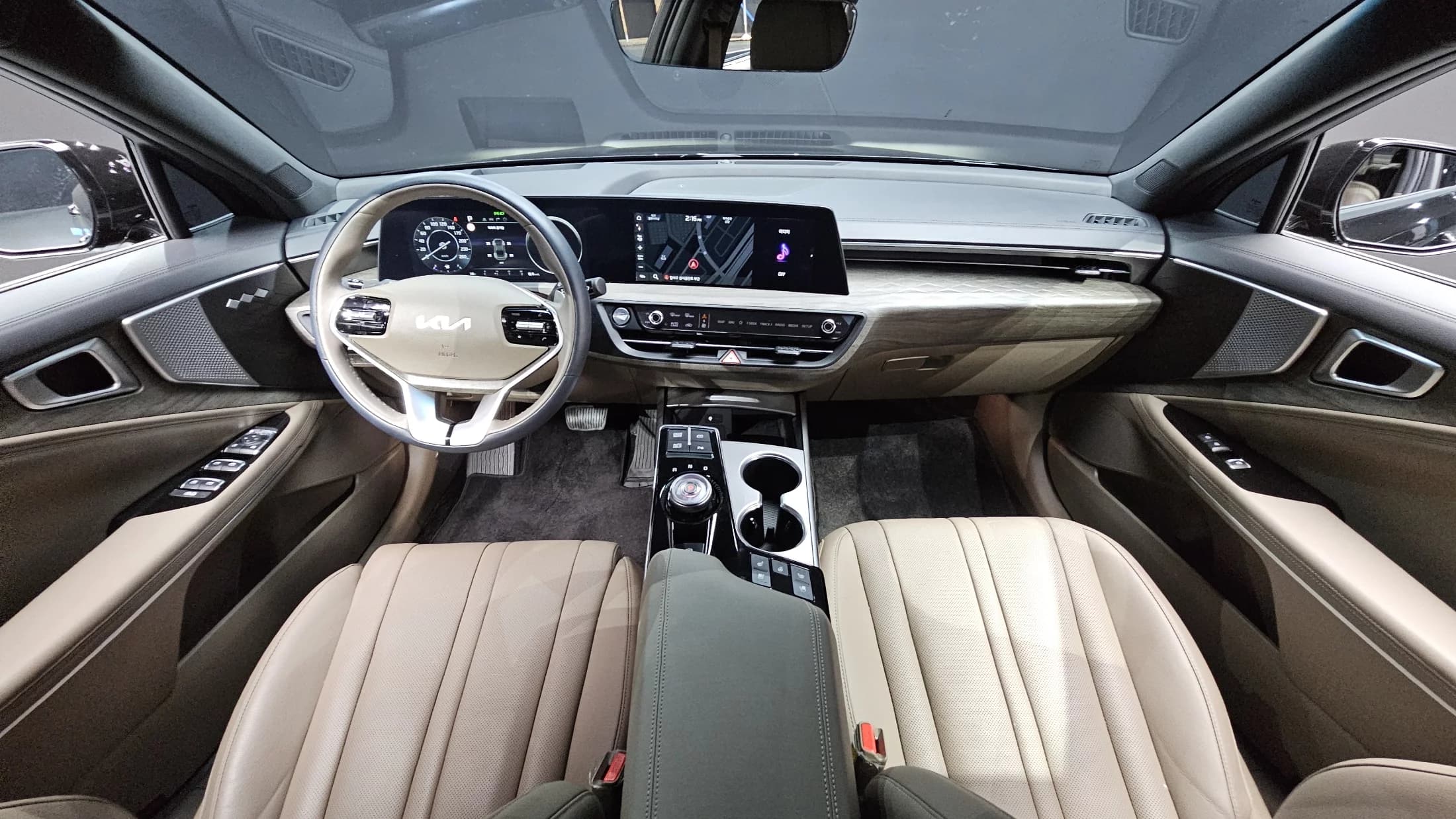 Kia K8 2.5 Gasoline 2WD Noblesse, 2024 г. 3753 км. — фото 7