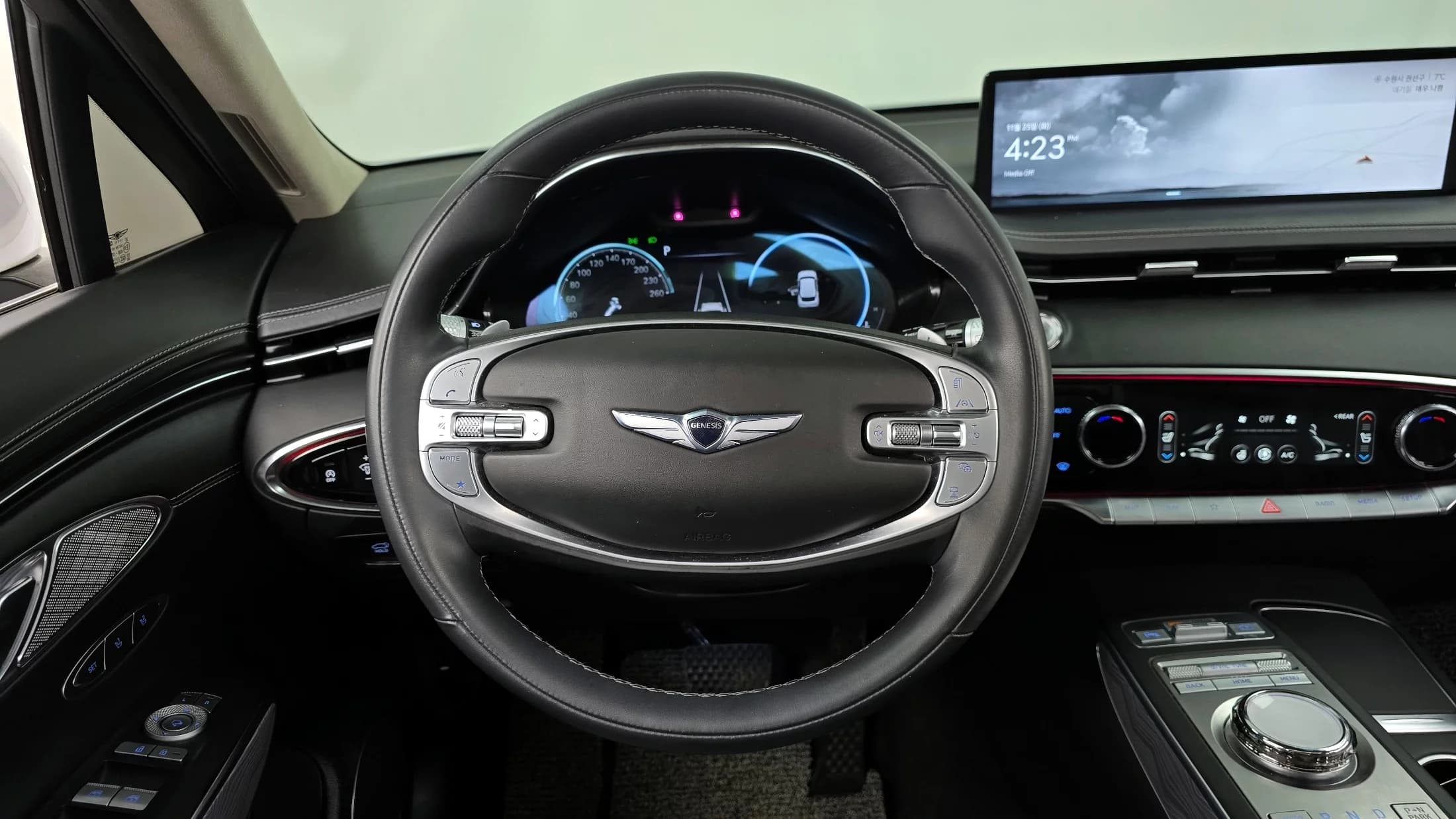 Genesis GV70 2.5T Gasoline AWD, 2023 г. 68093 км. — фото 13