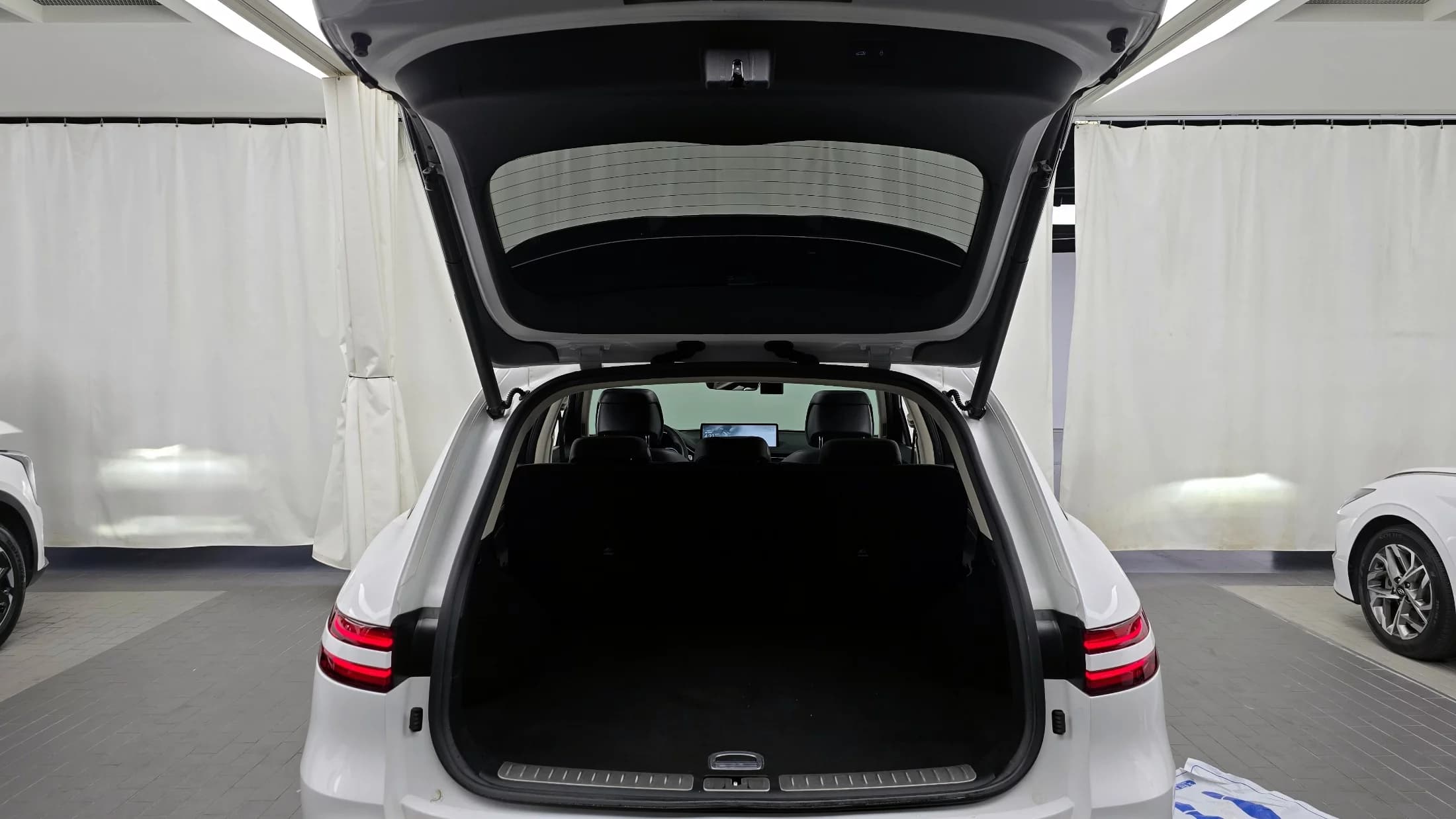 Genesis GV70 2.5T Gasoline AWD, 2023 г. 68093 км. — фото 20