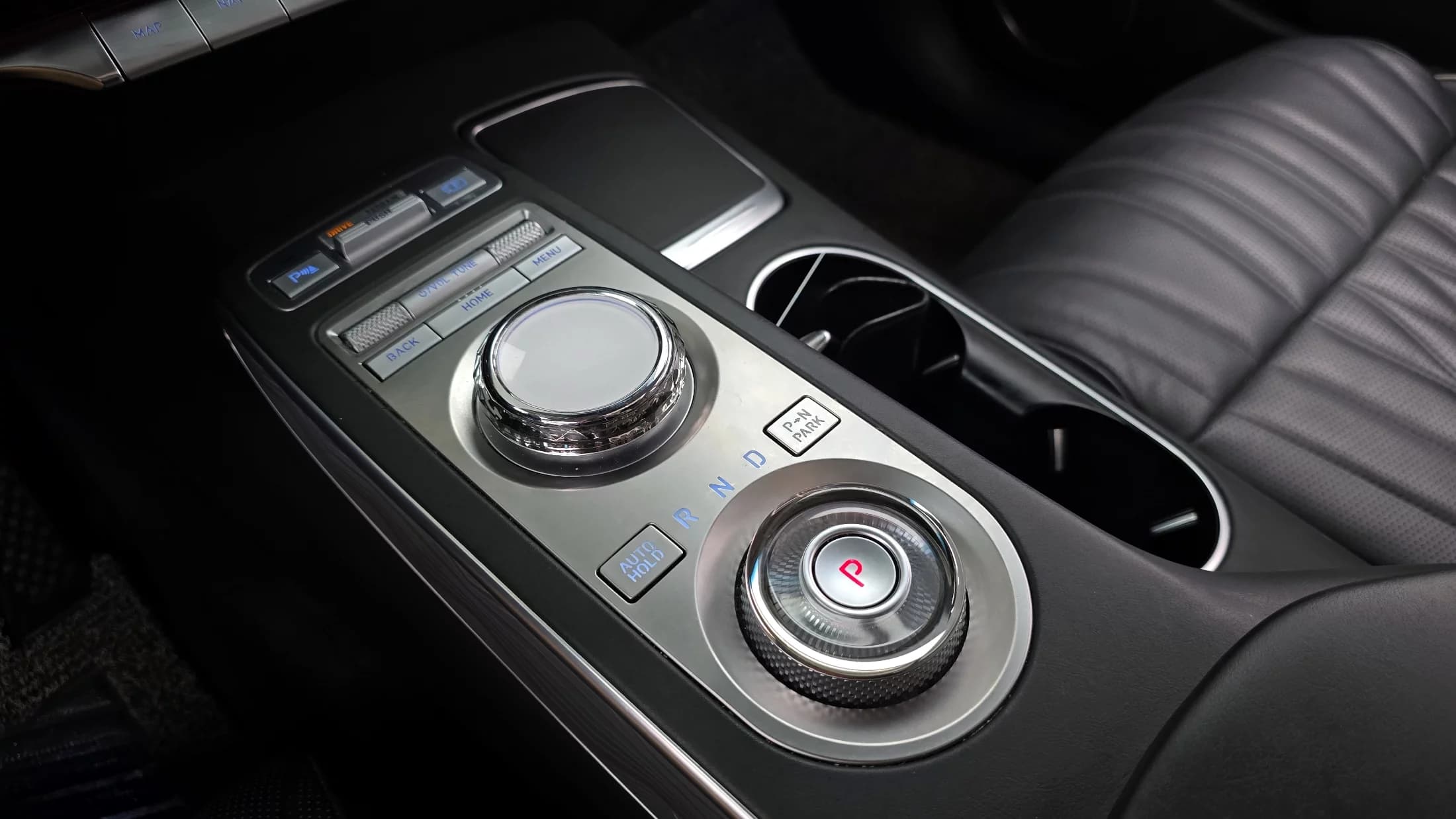 Genesis GV70 2.5T Gasoline AWD, 2023 г. 68093 км. — фото 9