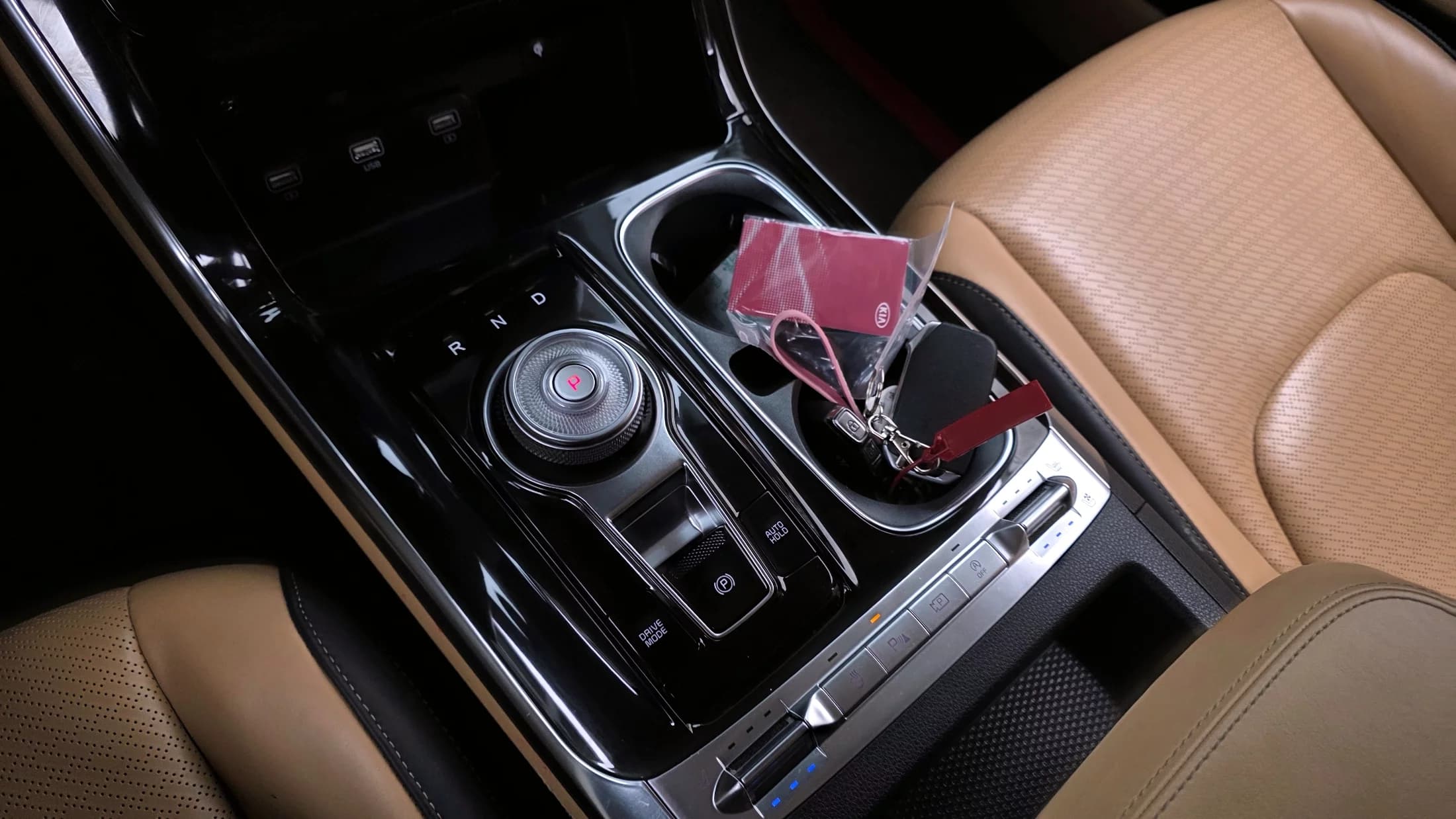 Kia Carnival 7-Seater Signature, 2021 г. 95971 км. — фото 9