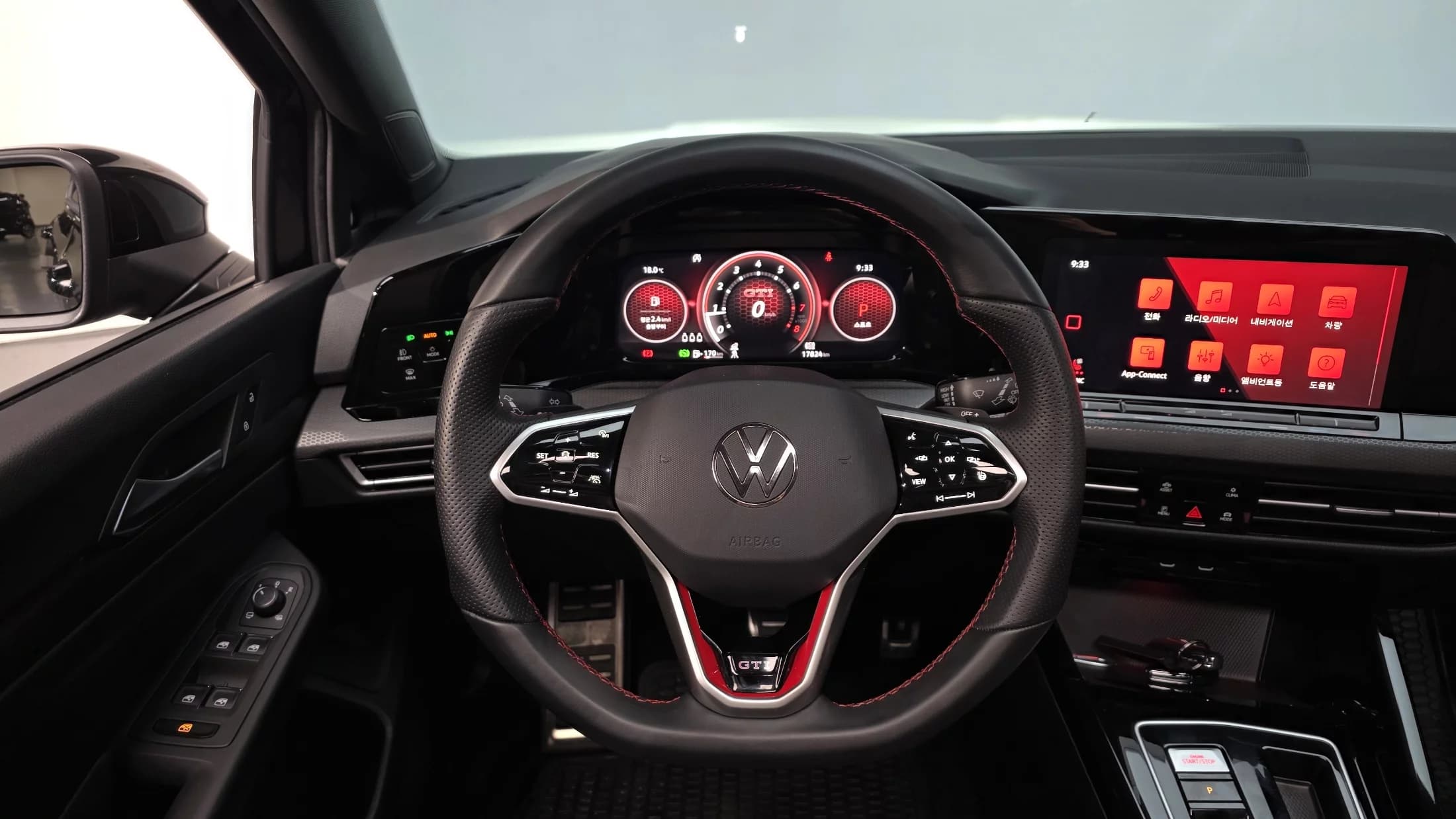 Volkswagen GOLF 2.0 GTI, 2024 г. 17933 км. — фото 12