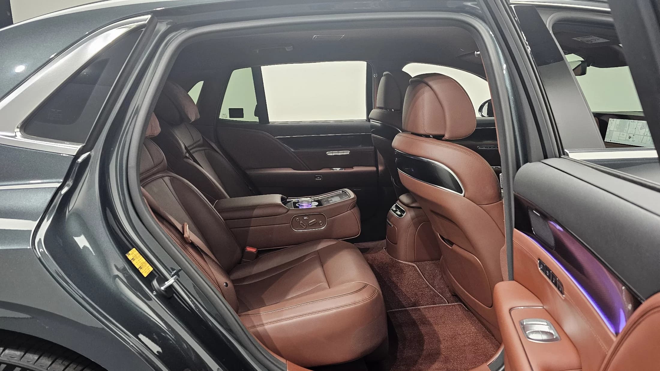 Genesis G90 Gasoline 3.5 Turbo AWD, 2022 г. 21589 км. — фото 12