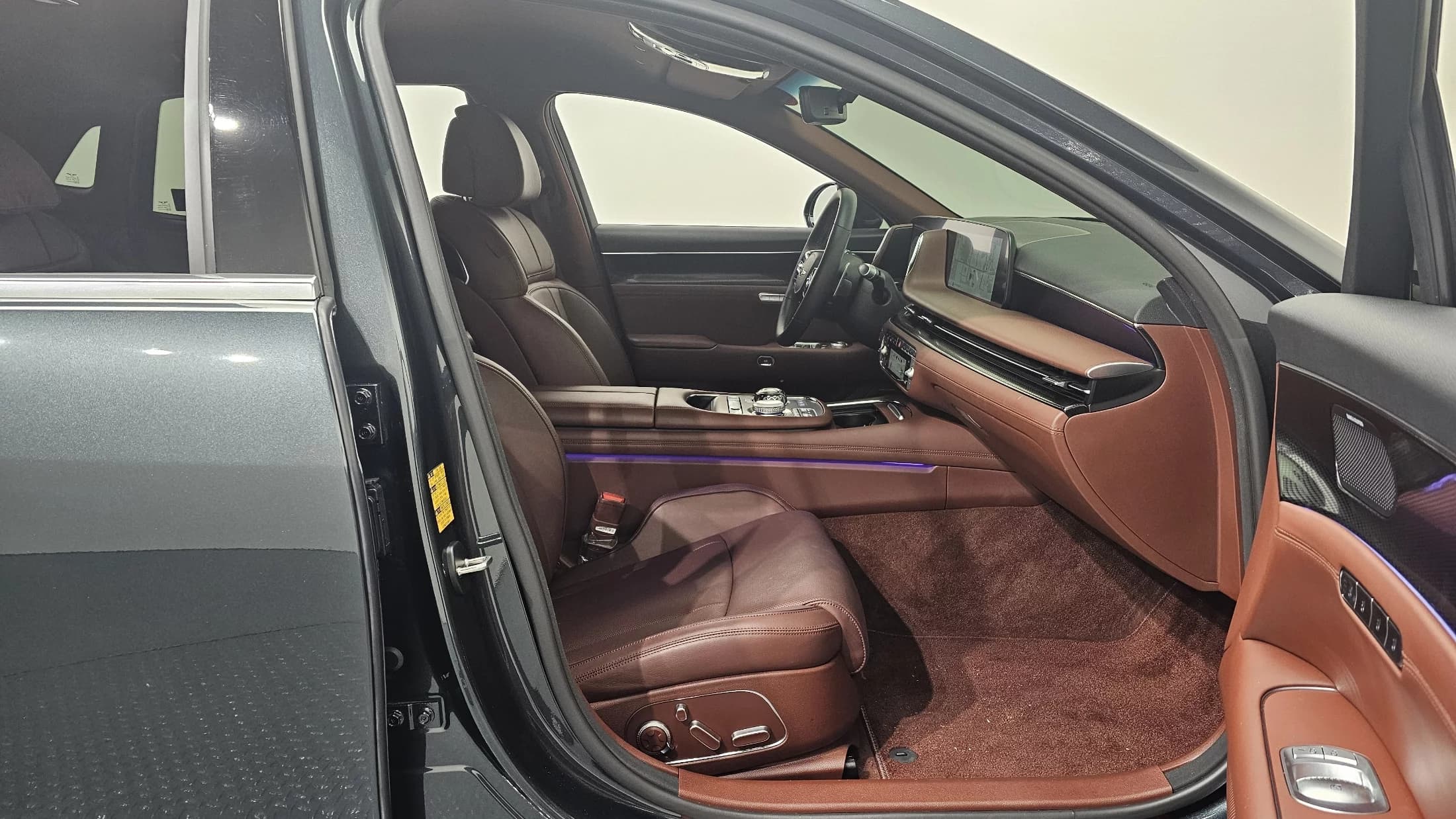 Genesis G90 Gasoline 3.5 Turbo AWD, 2022 г. 21589 км. — фото 10