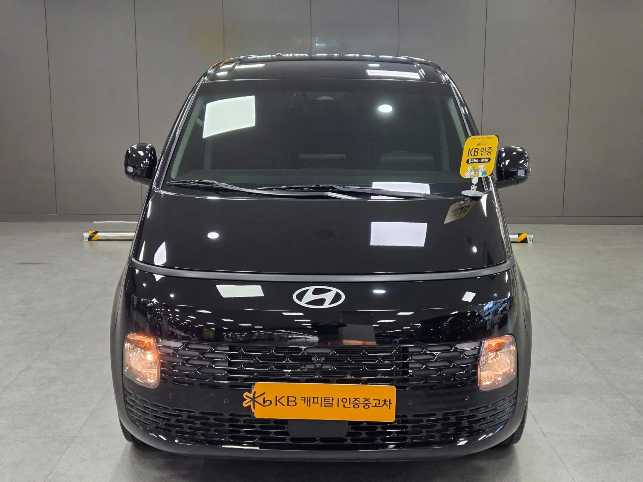Hyundai Staria L3.5 Tourer 11-Seater Modern, 2024 г. 12631 км. — фото 3