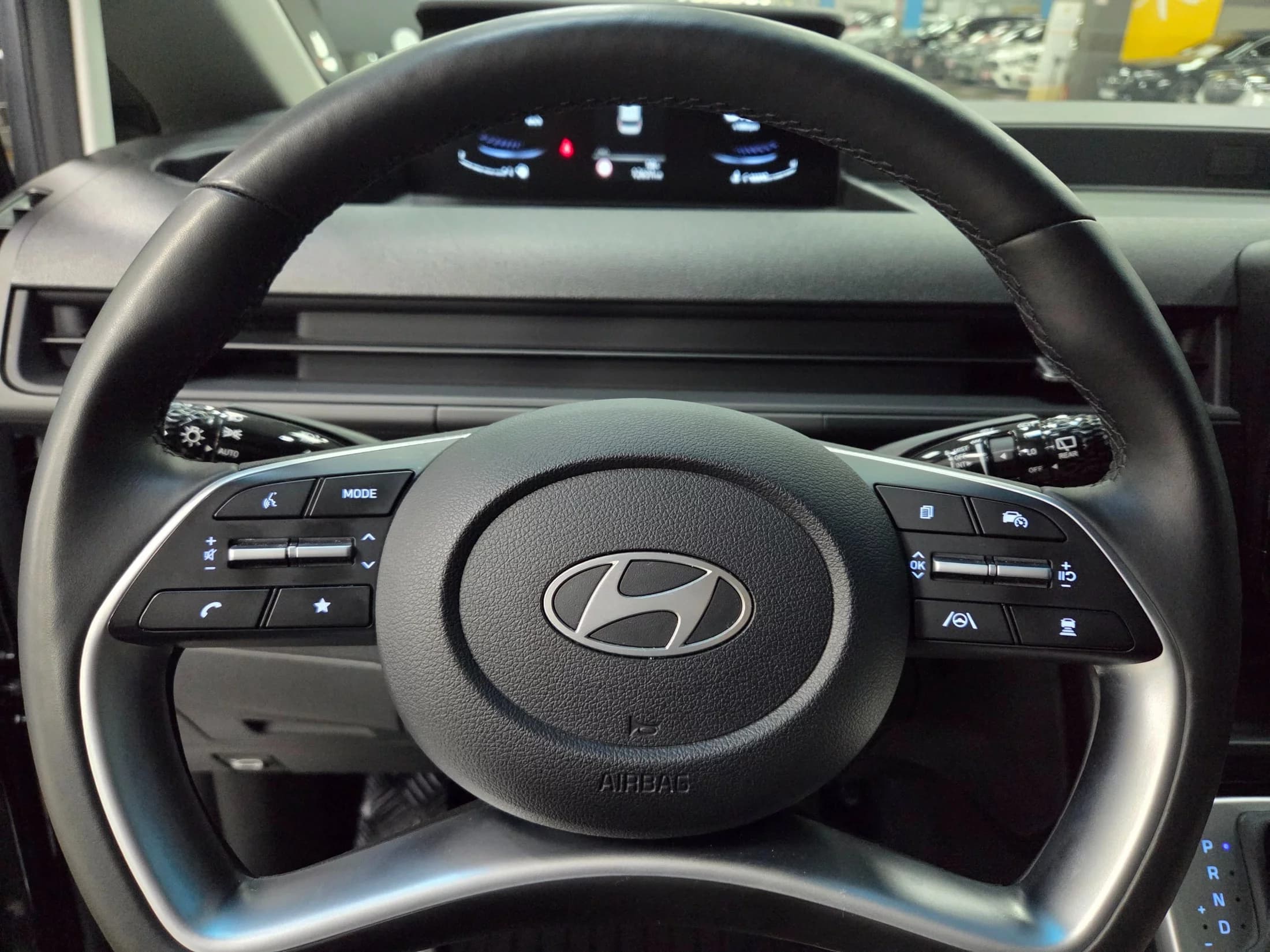 Hyundai Staria L3.5 Tourer 11-Seater Modern, 2024 г. 12631 км. — фото 8