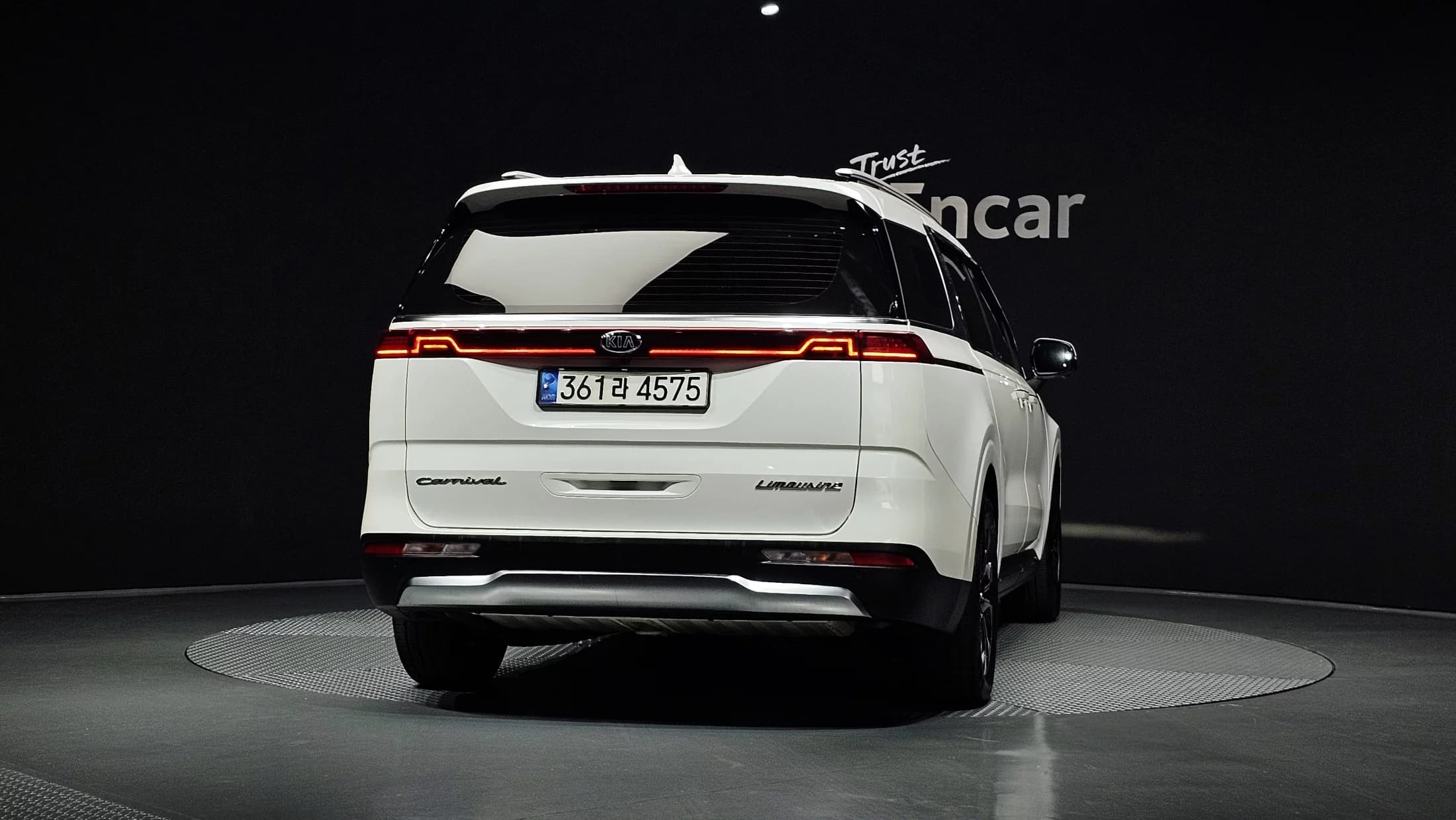 Kia Carnival 7-Seater Signature, 2021 г. 67753 км. — фото 4