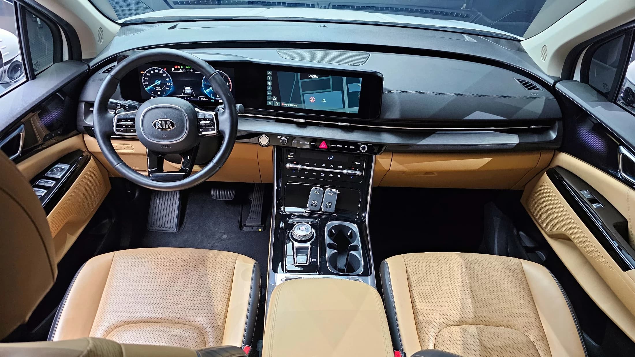 Kia Carnival 7-Seater Signature, 2021 г. 67753 км. — фото 7
