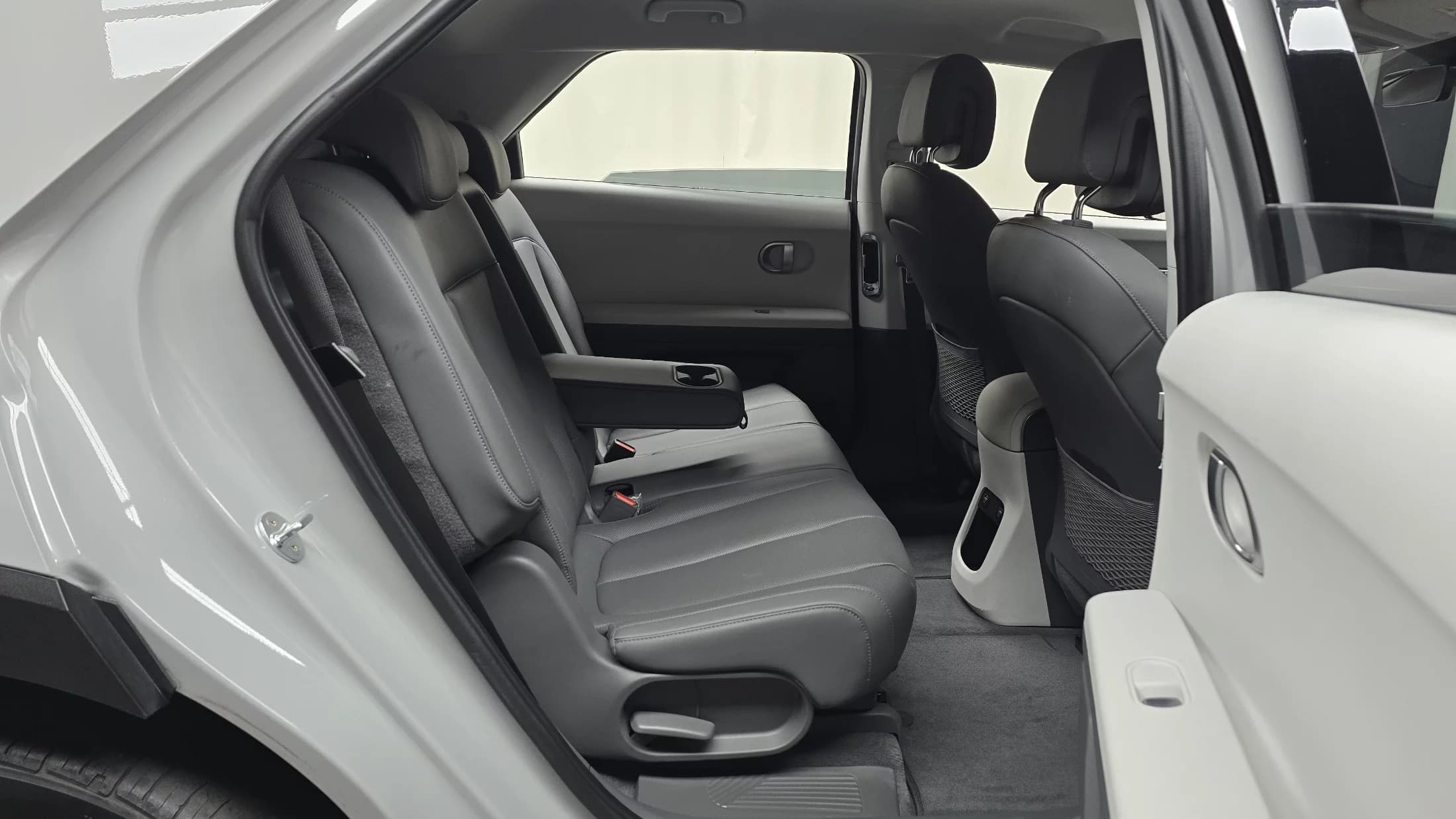 Hyundai Ioniq 5 Long Range AWD Exclusive, электромобиль, 2022 г. 110656 км. — фото 12