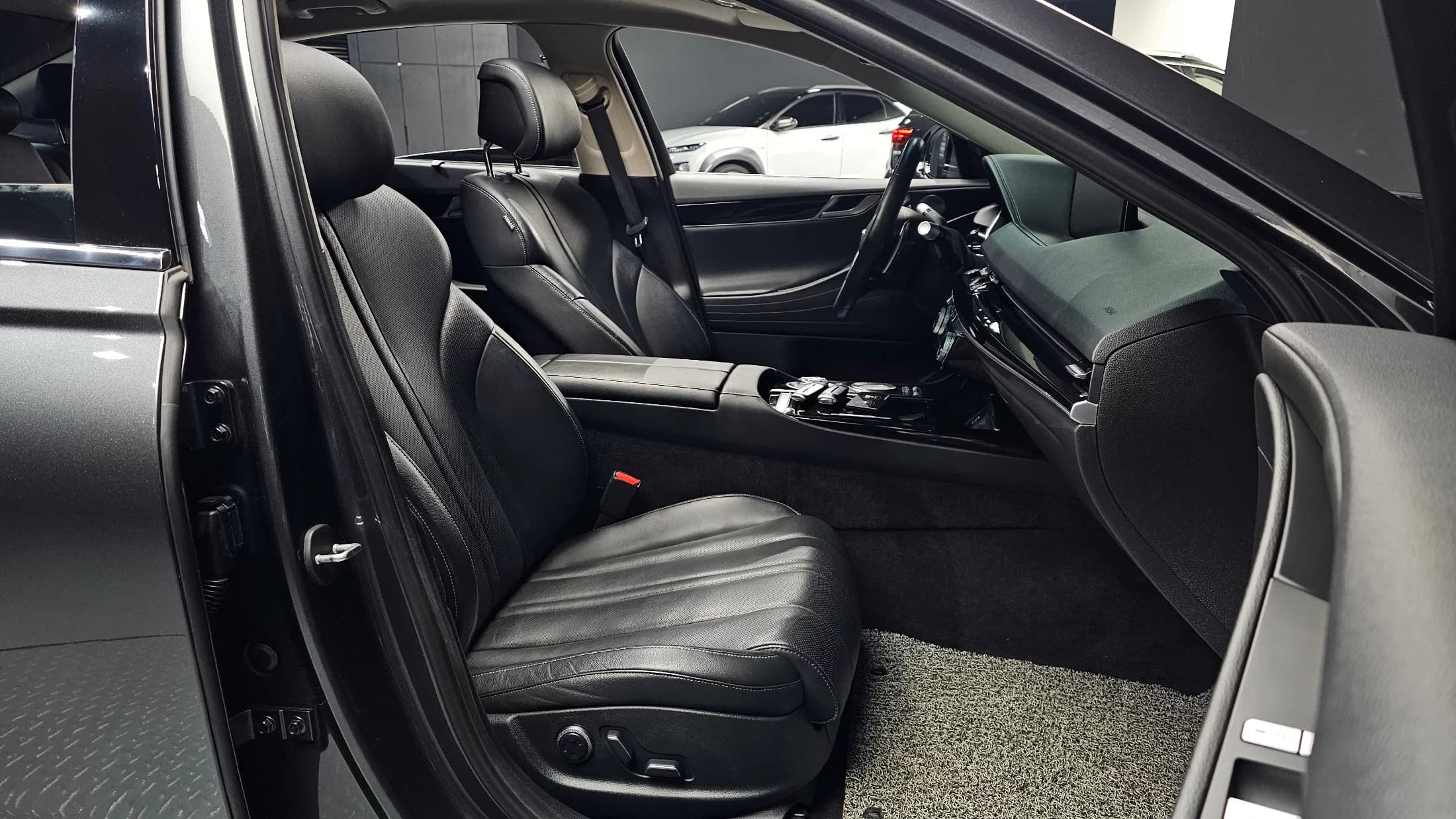 Genesis G80 Gasoline 2.5 Turbo AWD, 2021 г. 67241 км. — фото 10