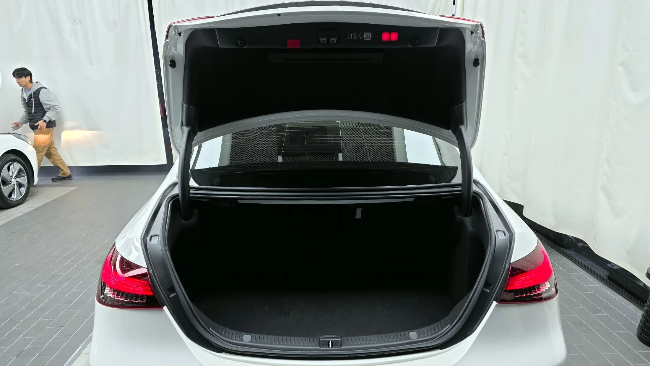 Mercedes-Benz E-Class E250 AMG Line, 2022 г. 27749 км. — фото 20