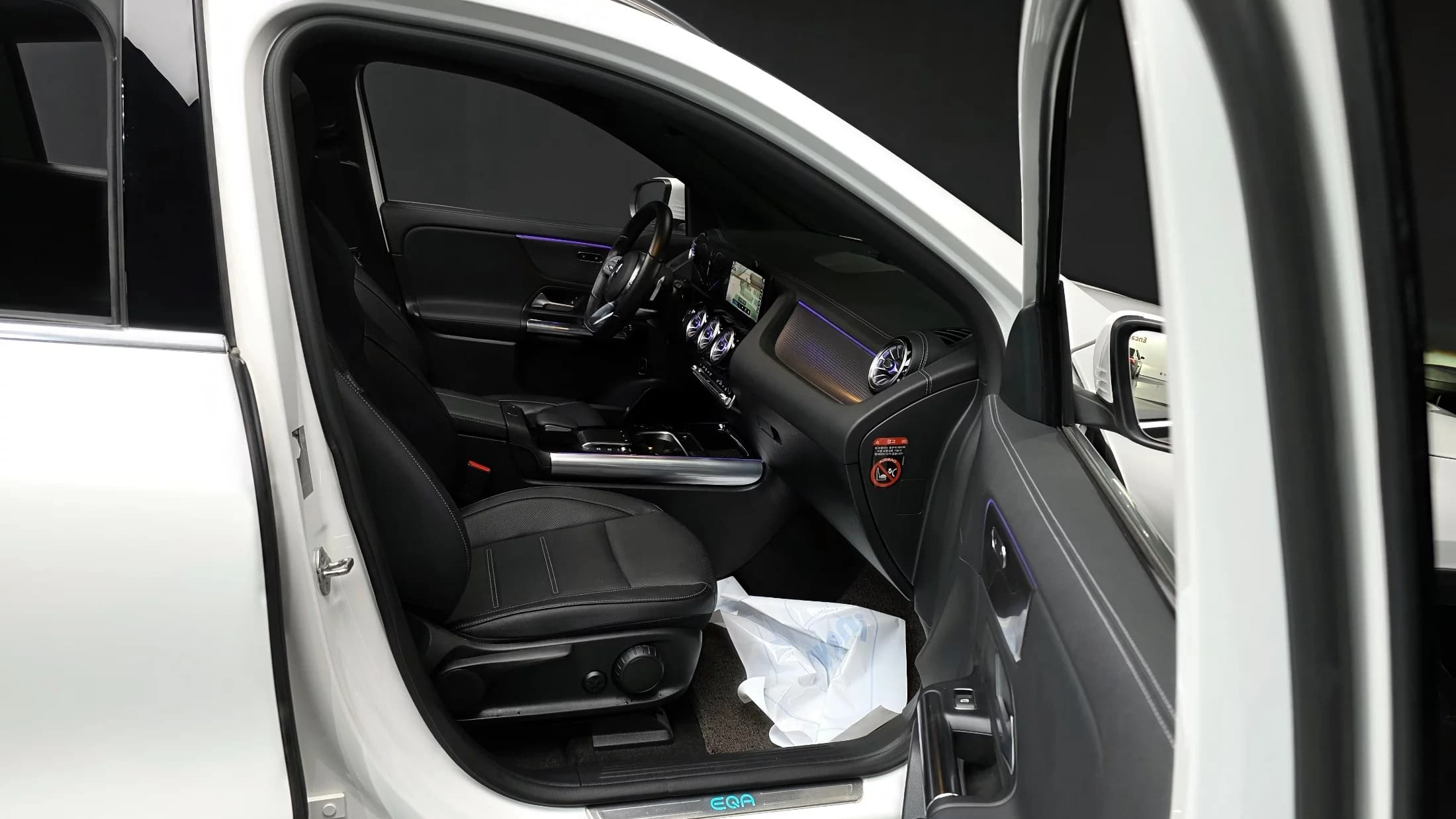Mercedes-Benz EQA EQA250 AMG Package Plus, электромобиль, 2022 г. 35806 км. — фото 11