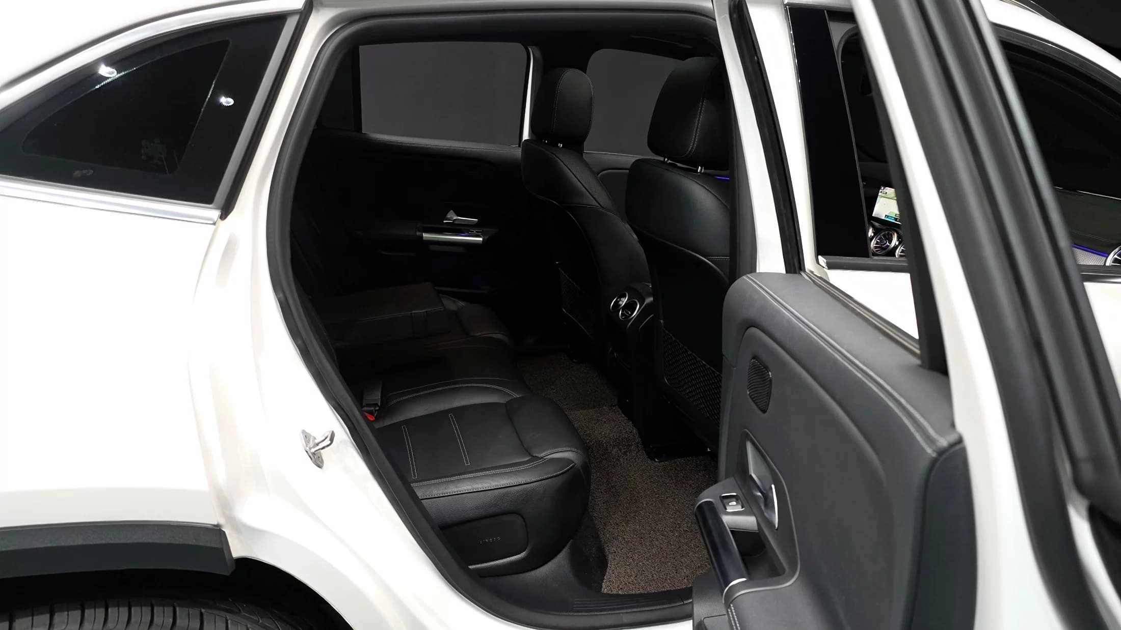 Mercedes-Benz EQA EQA250 AMG Package Plus, электромобиль, 2022 г. 35806 км. — фото 12