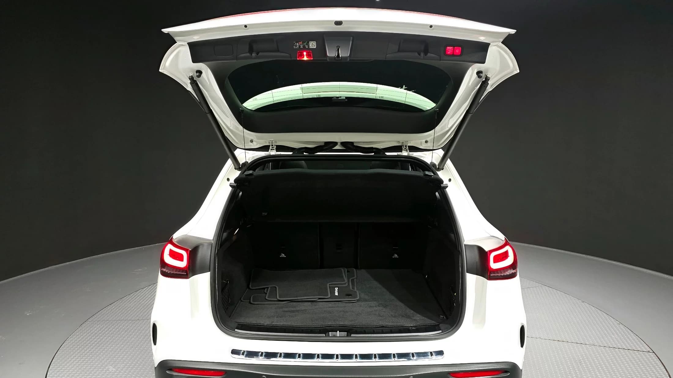 Mercedes-Benz EQA EQA250 AMG Package Plus, электромобиль, 2022 г. 35806 км. — фото 20