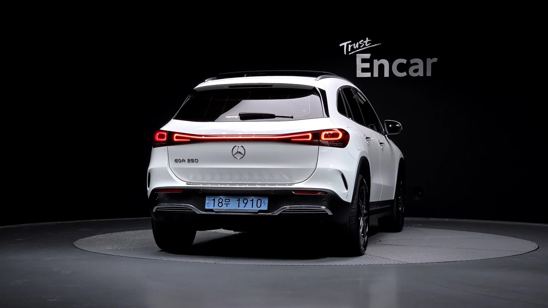 Mercedes-Benz EQA EQA250 AMG Package Plus, электромобиль, 2022 г. 35806 км. — фото 4