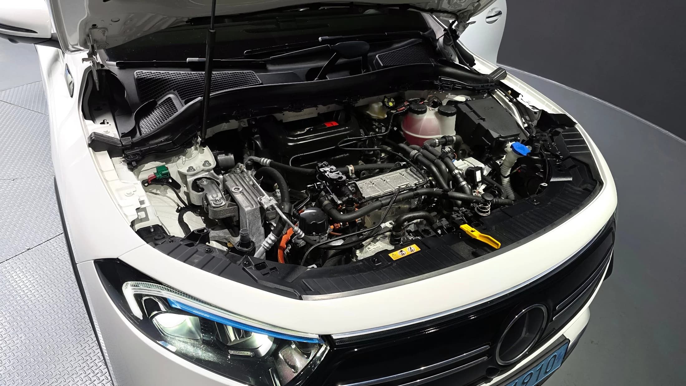 Mercedes-Benz EQA EQA250 AMG Package Plus, электромобиль, 2022 г. 35806 км. — фото 6