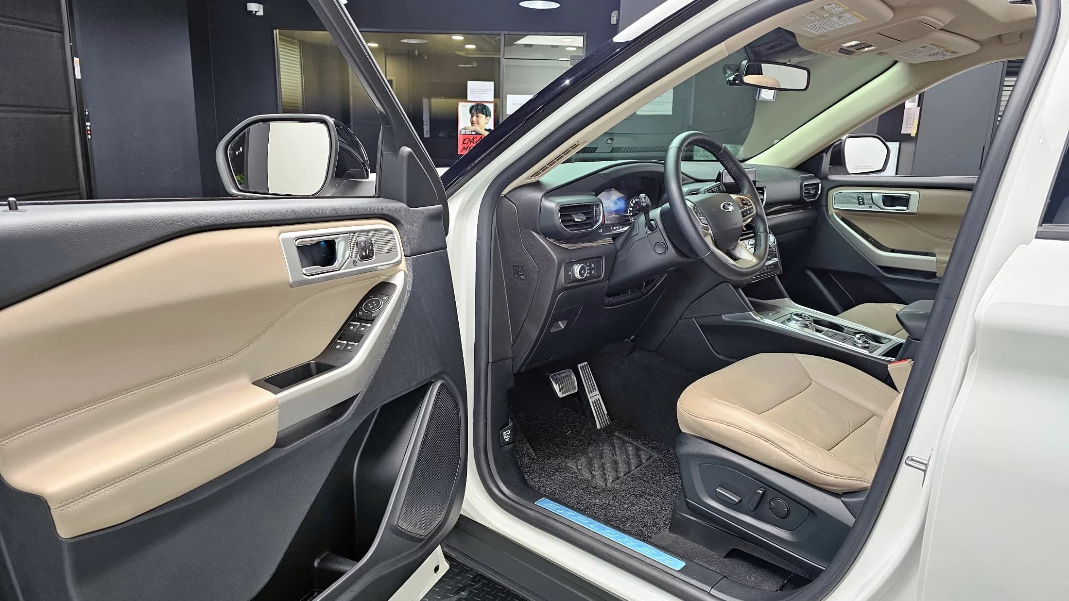 Ford EXPLORER 2.3 LimIted 4WD, 2022 г. 21873 км. — фото 11