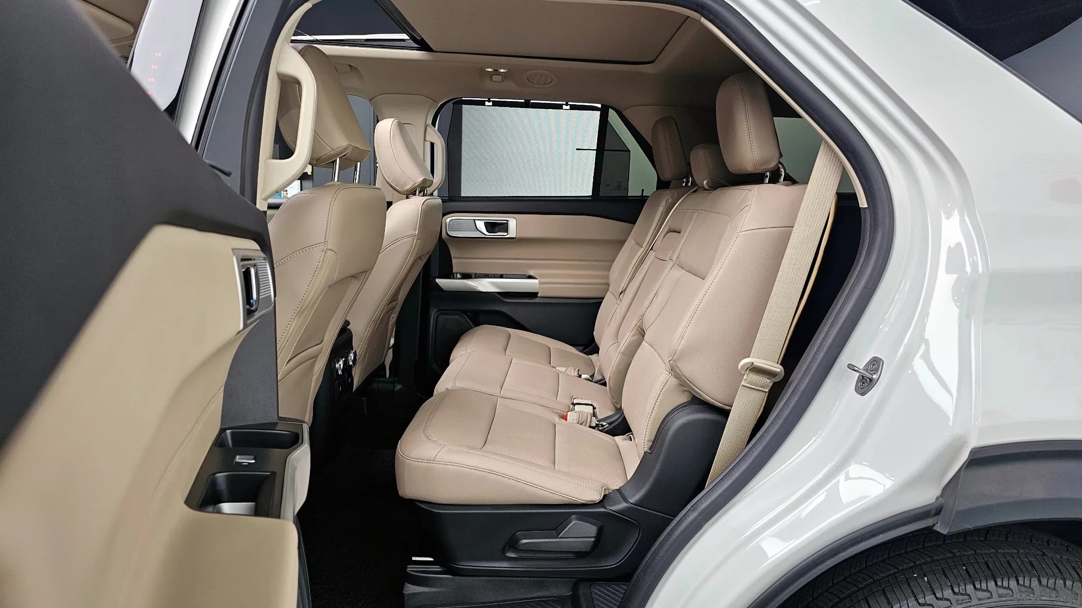 Ford EXPLORER 2.3 LimIted 4WD, 2022 г. 21873 км. — фото 12