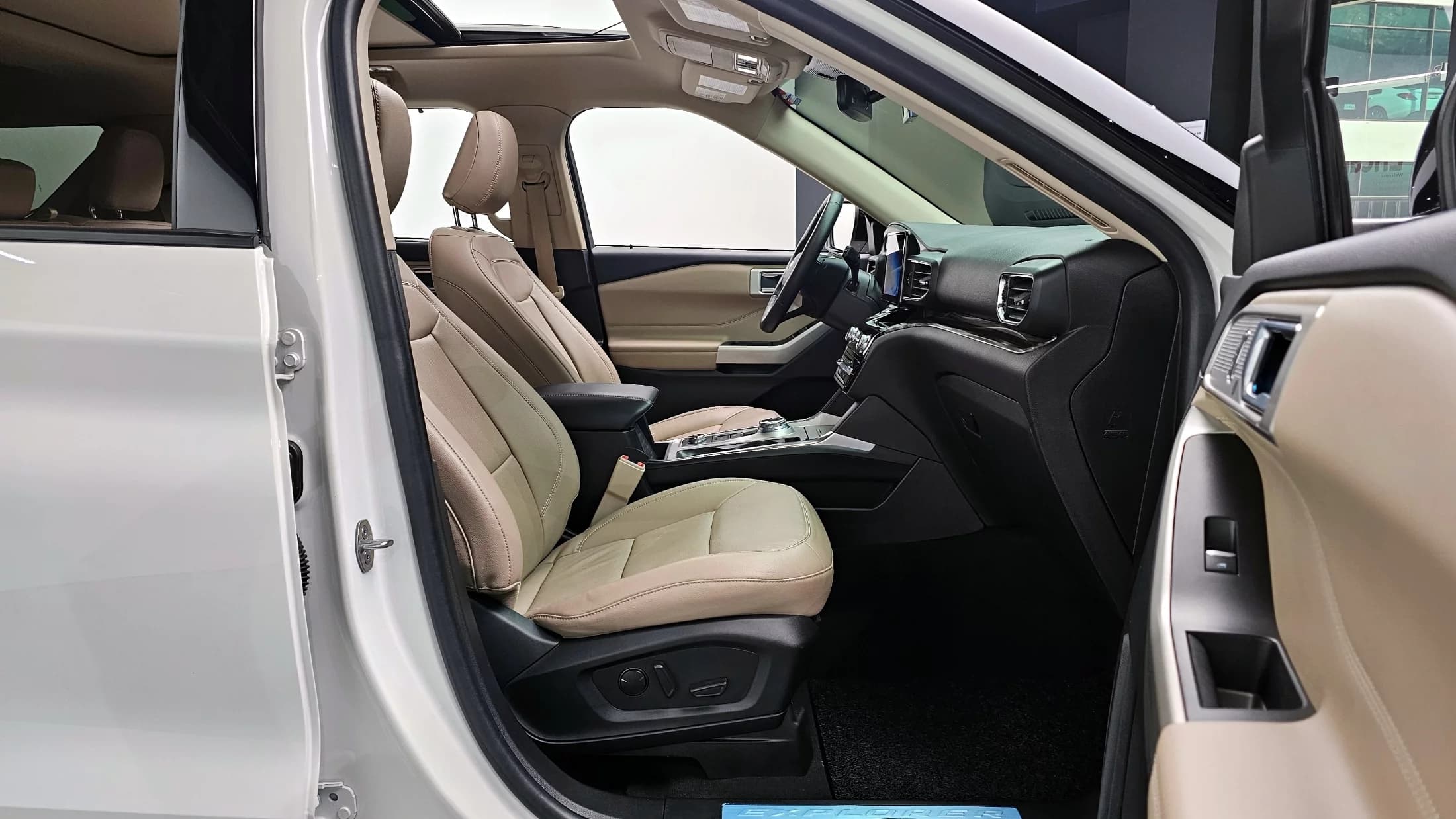 Ford EXPLORER 2.3 LimIted 4WD, 2022 г. 21873 км. — фото 10
