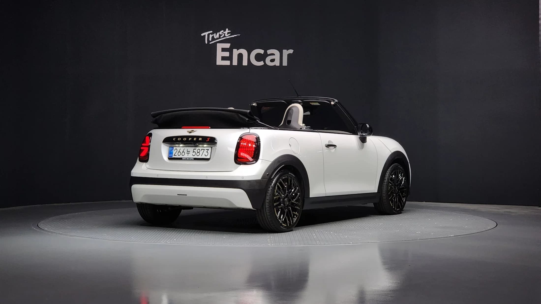 MINI Cooper Convertible Favoured, 2025 г. 8205 км. — фото 2