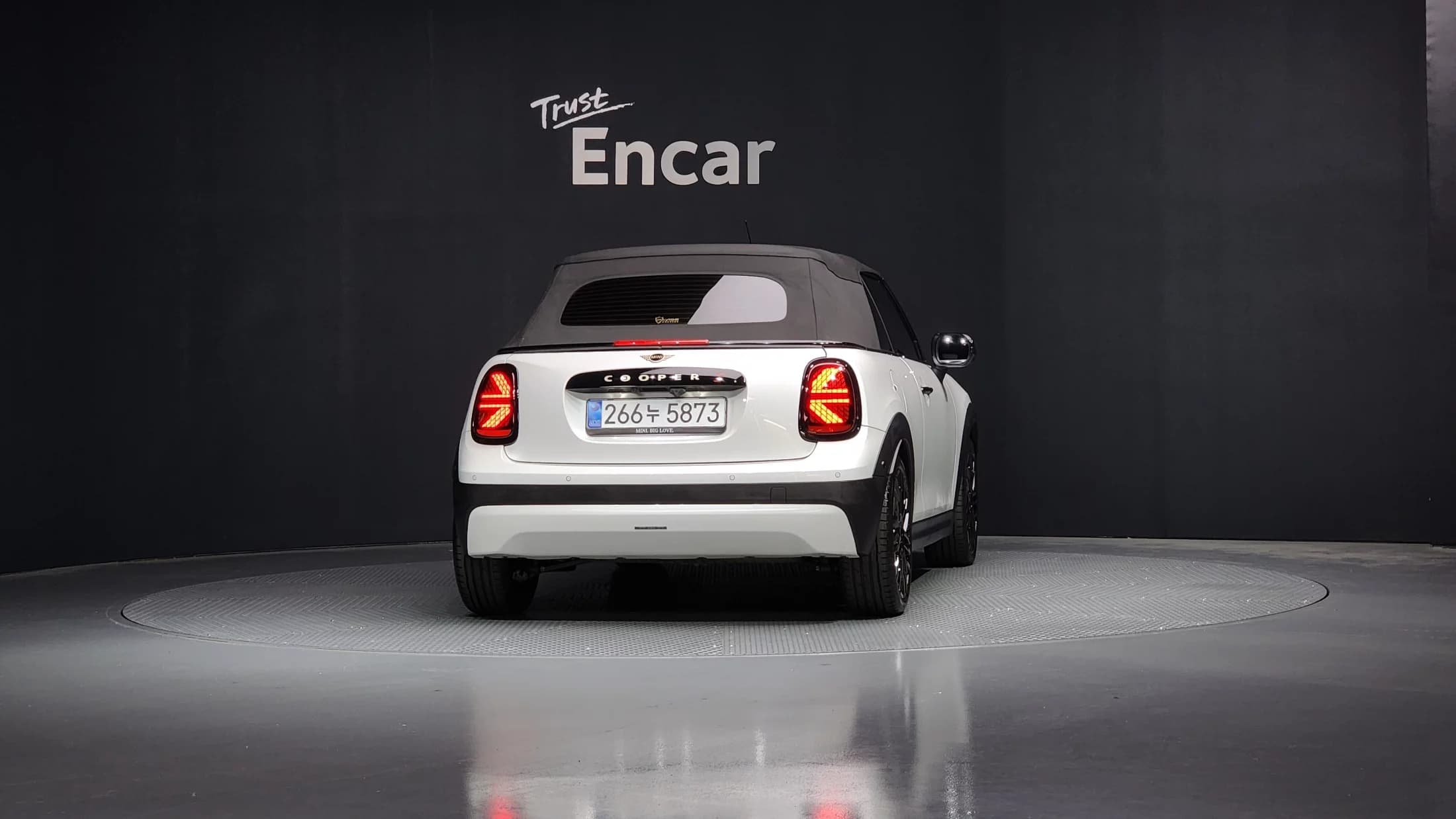 MINI Cooper Convertible Favoured, 2025 г. 8205 км. — фото 4