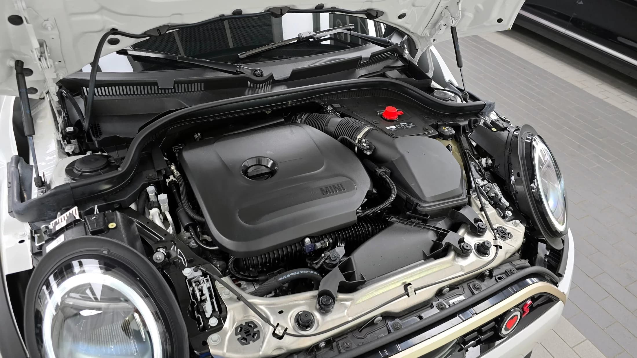 MINI Cooper Convertible Favoured, 2025 г. 8205 км. — фото 6