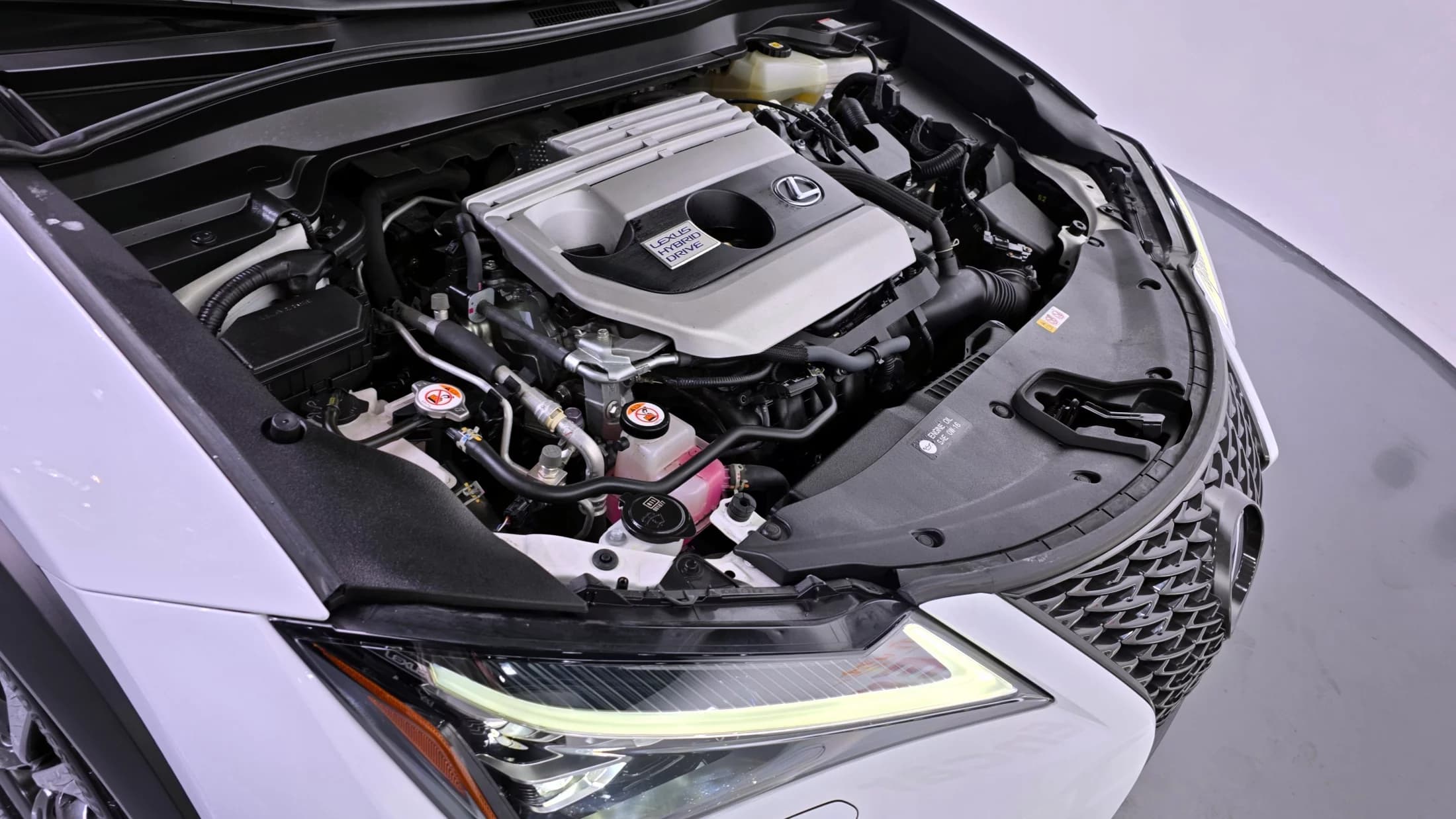 Lexus UX 2.0 F-Sport 2WD, гибрид, 2021 г. 51285 км. — фото 6