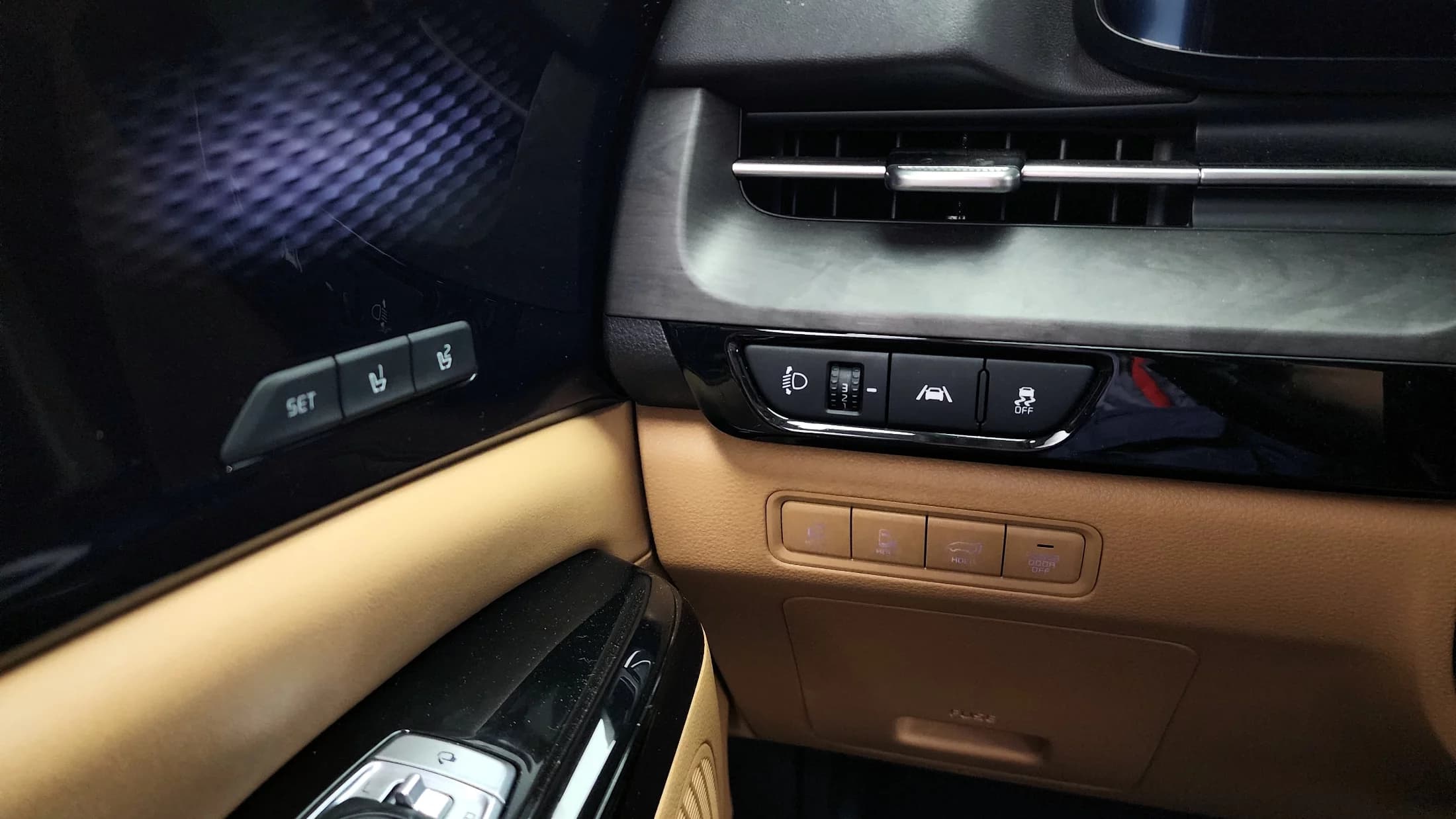 Kia Carnival 9-Seater Signature, 2023 г. 29475 км. — фото 17
