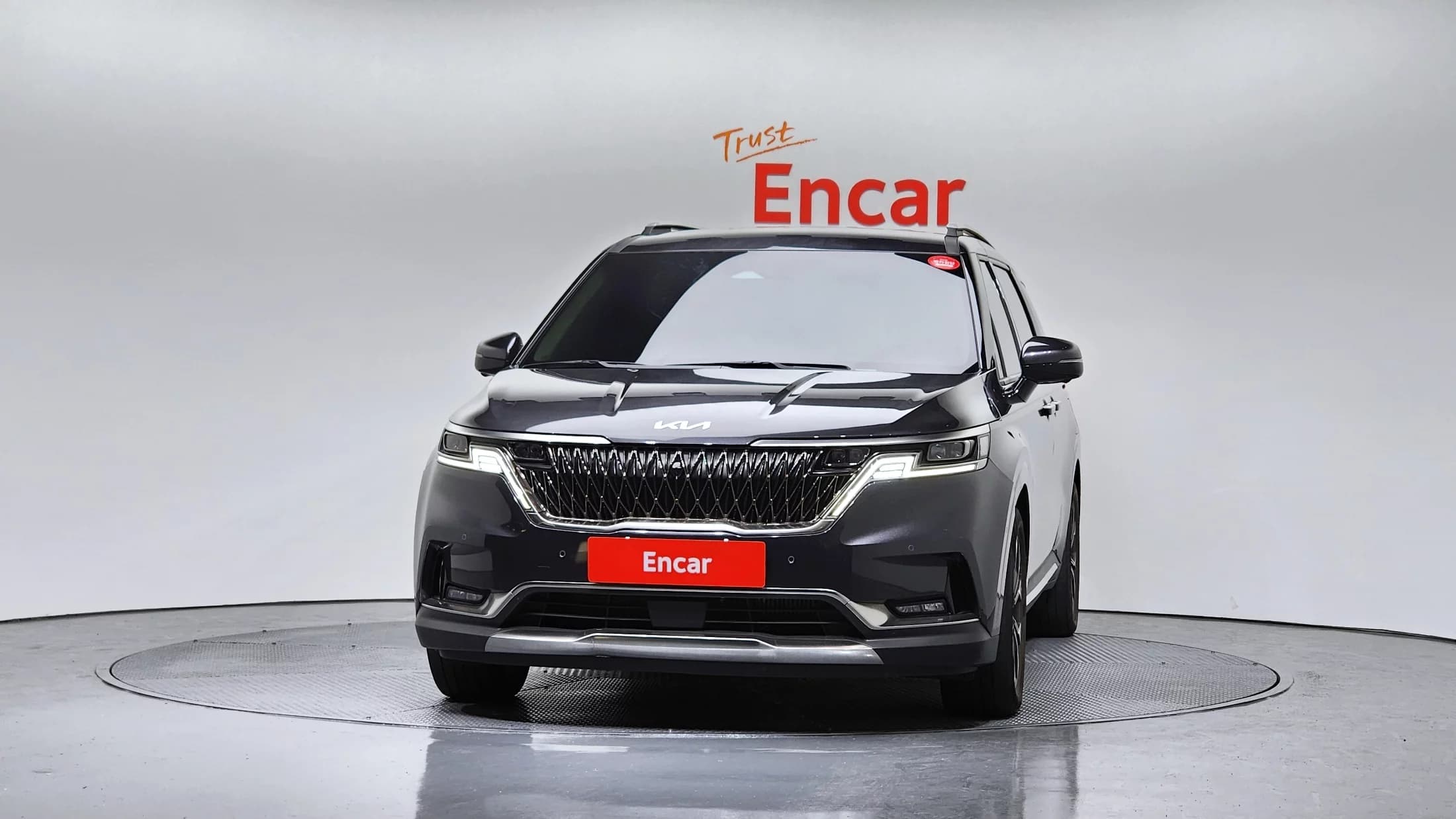 Kia Carnival 9-Seater Signature, 2023 г. 29475 км. — фото 3