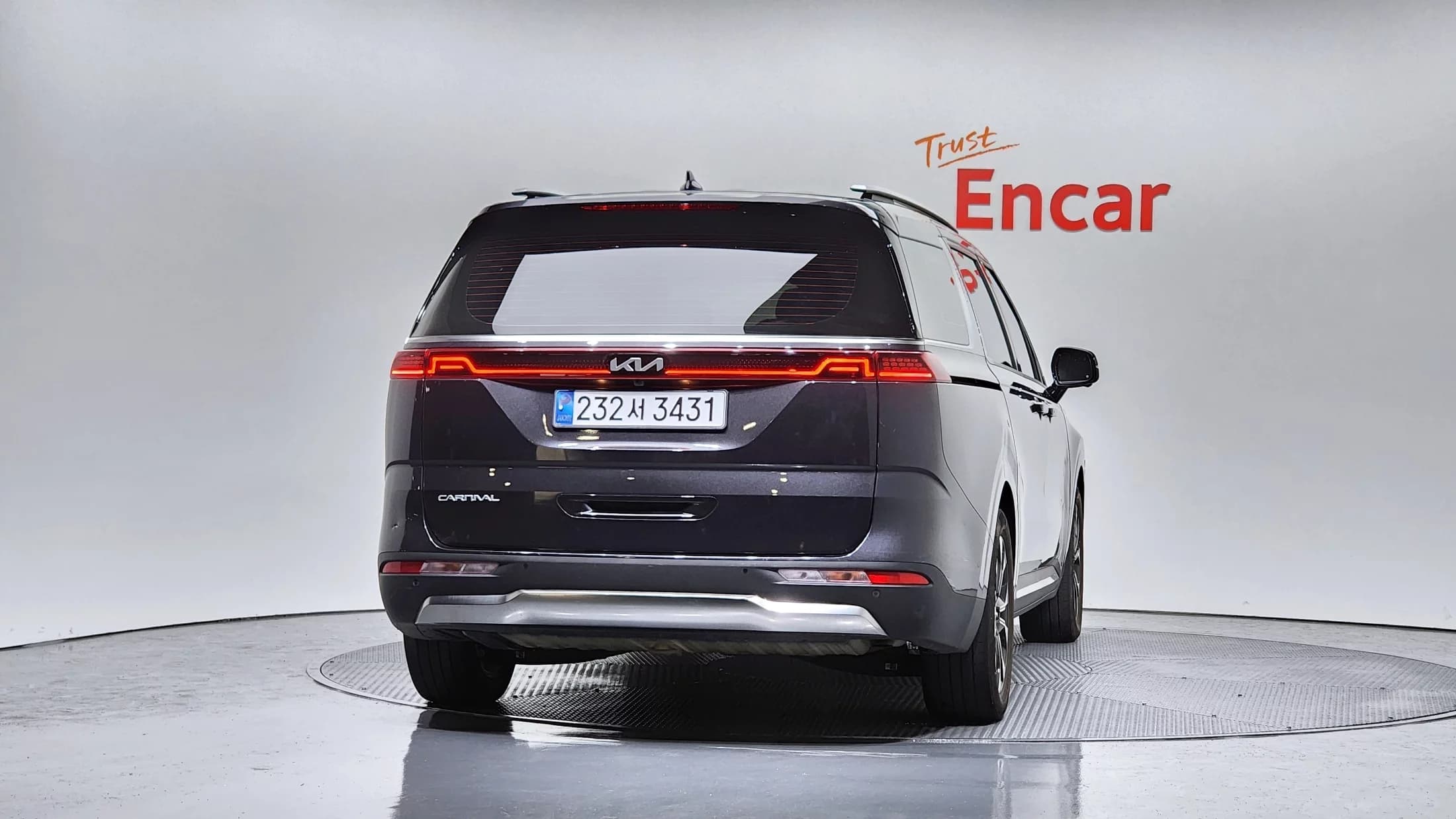 Kia Carnival 9-Seater Signature, 2023 г. 29475 км. — фото 4