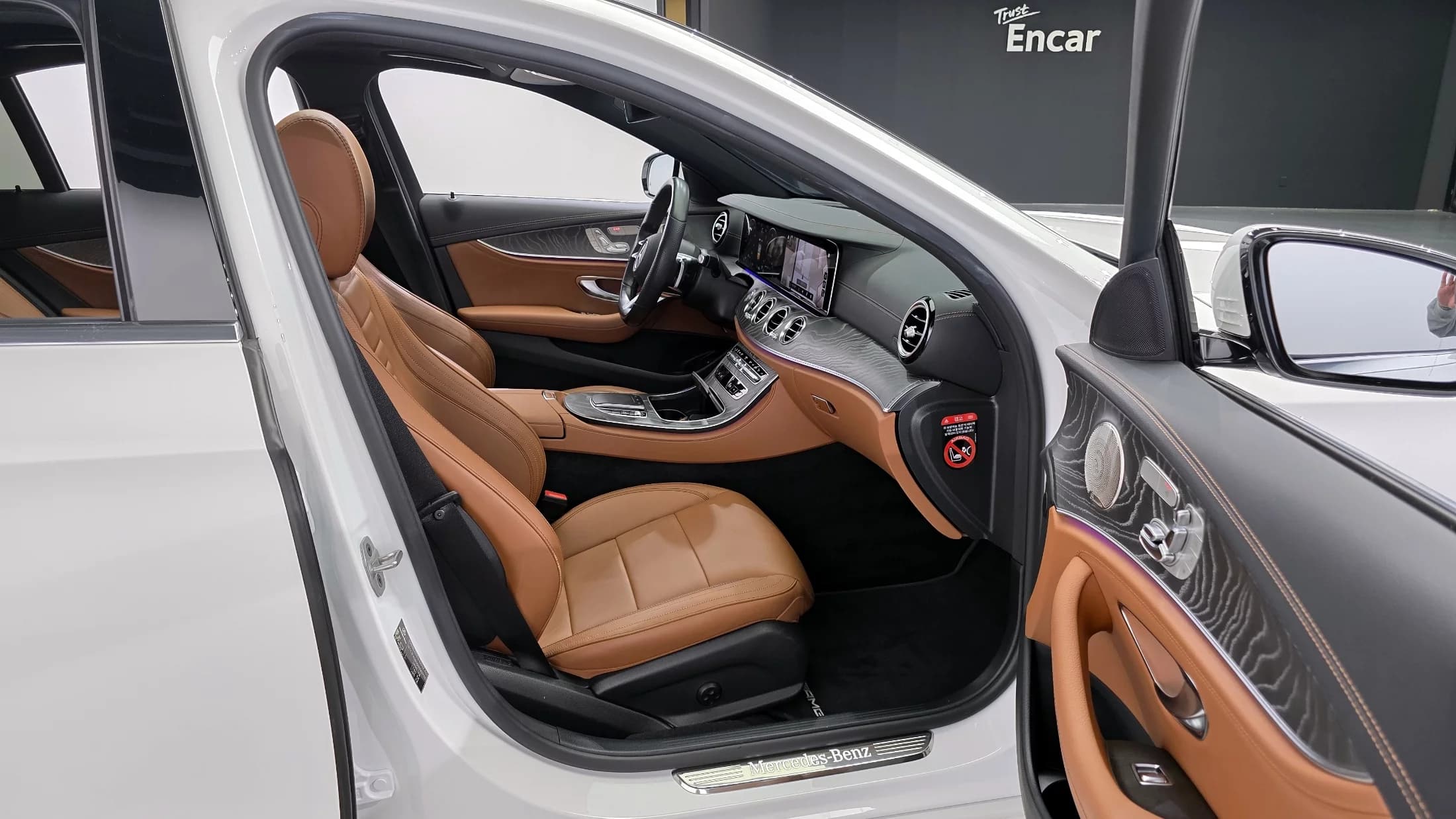 Mercedes-Benz E-Class E350 4MATIC AMG Line, 2021 г. 68815 км. — фото 12