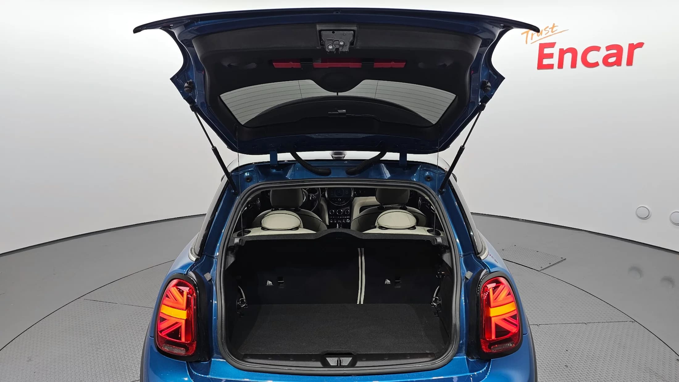 MINI Cooper Classic Third Generation, 2023 г. 10534 км. — фото 20