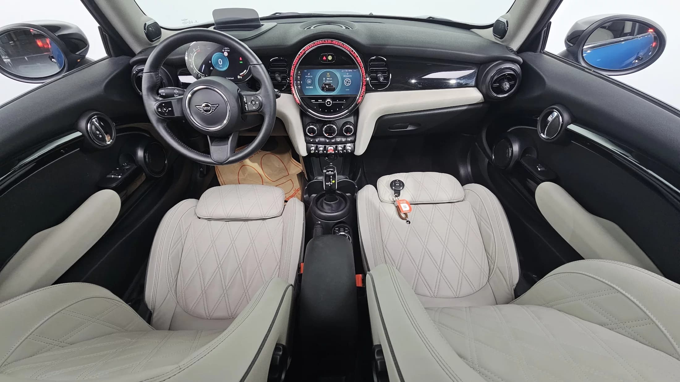 MINI Cooper Classic Third Generation, 2023 г. 10534 км. — фото 7