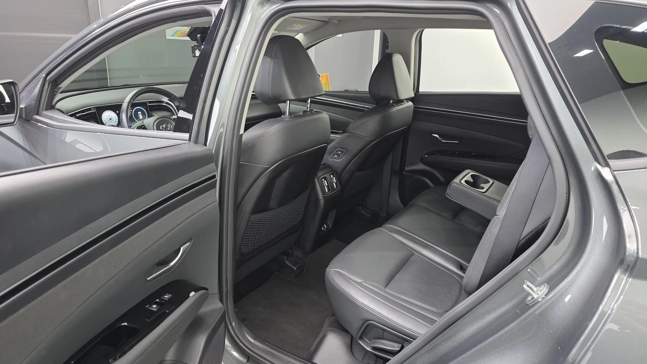 Hyundai Tucson Gasoline 1.6 Turbo 2WD Inspiration, 2023 г. 37407 км. — фото 11