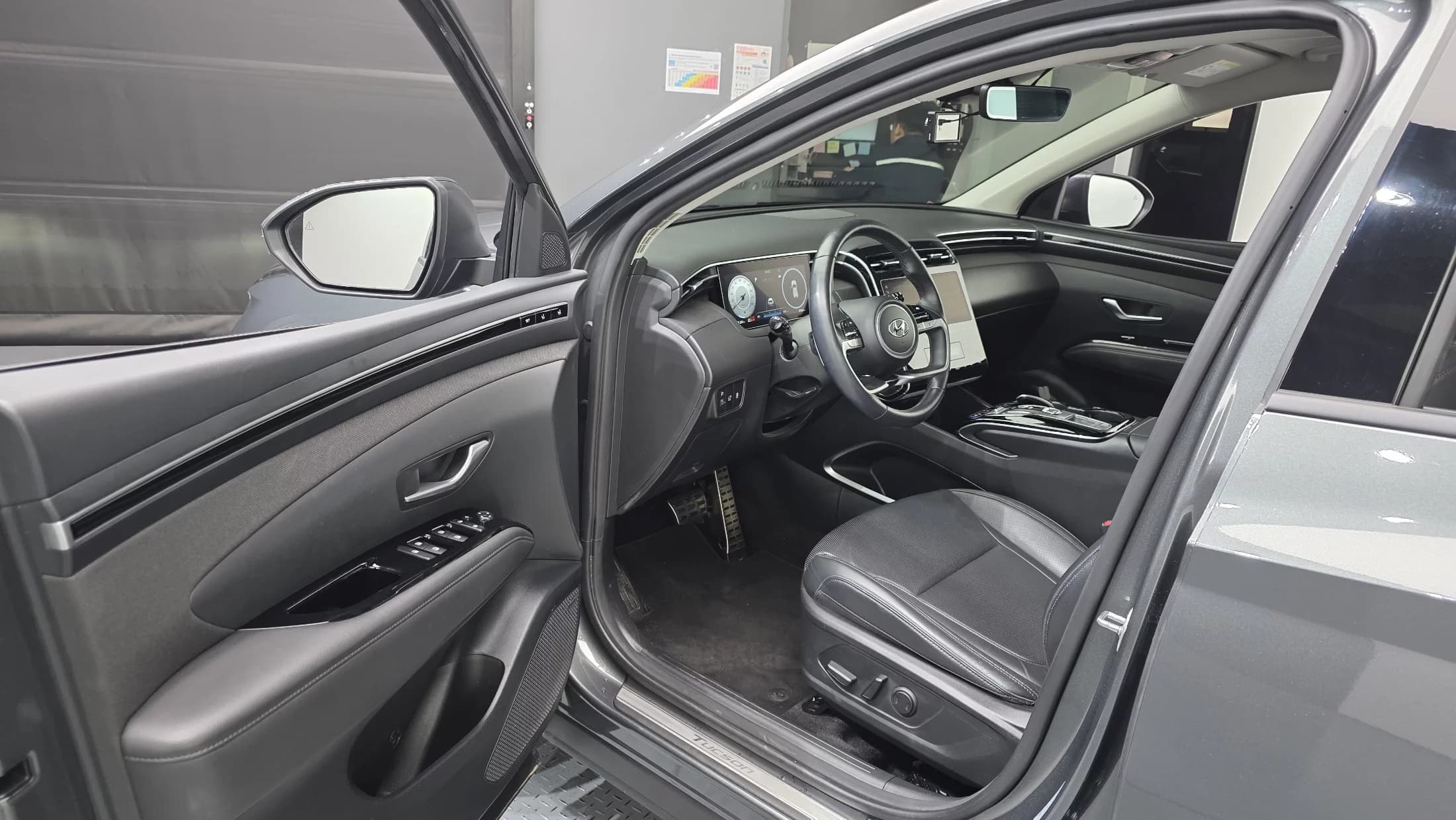 Hyundai Tucson Gasoline 1.6 Turbo 2WD Inspiration, 2023 г. 37407 км. — фото 10