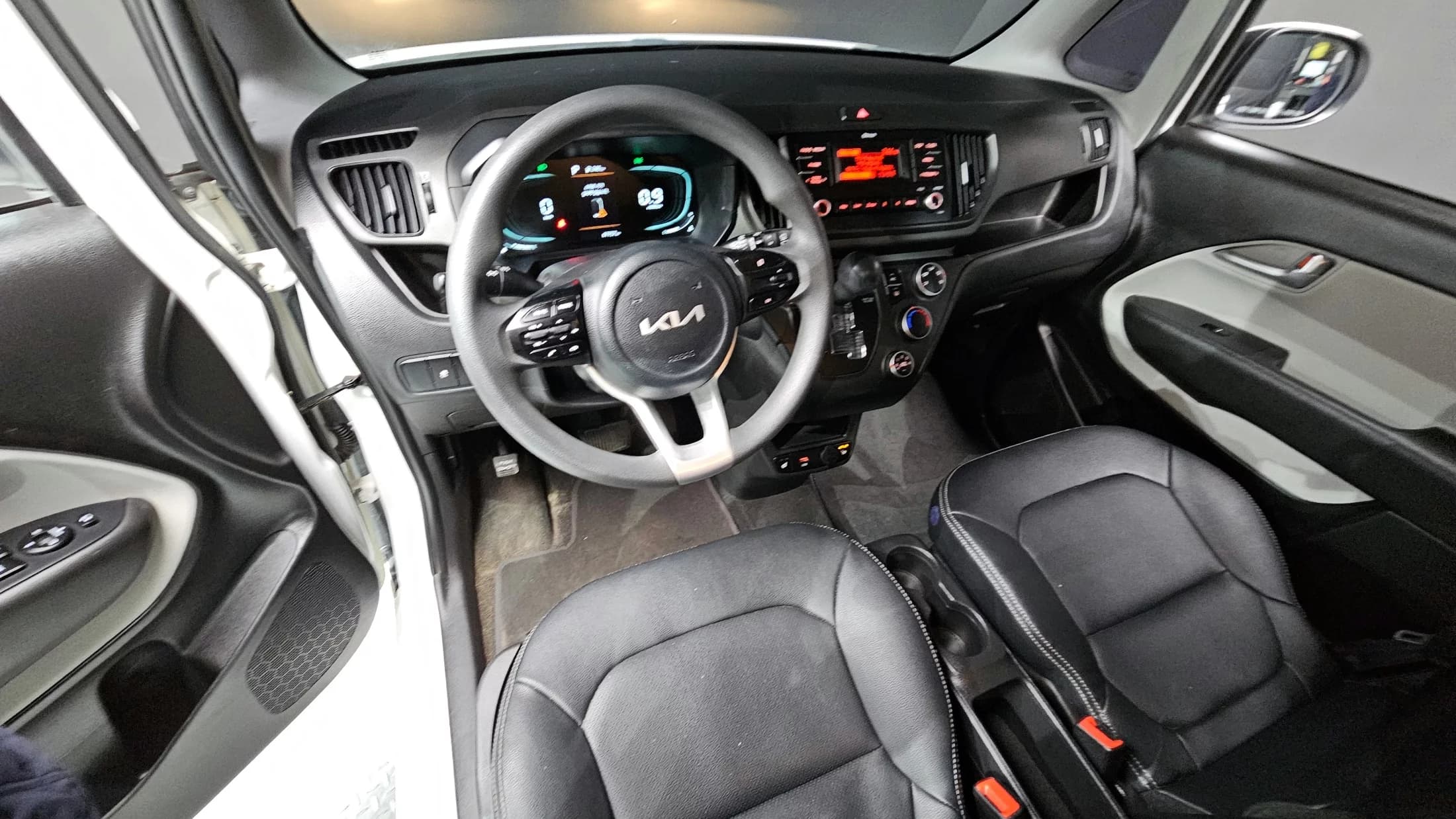 Kia RAY Van 2-Seater Prestige, 2022 г. 67887 км. — фото 7