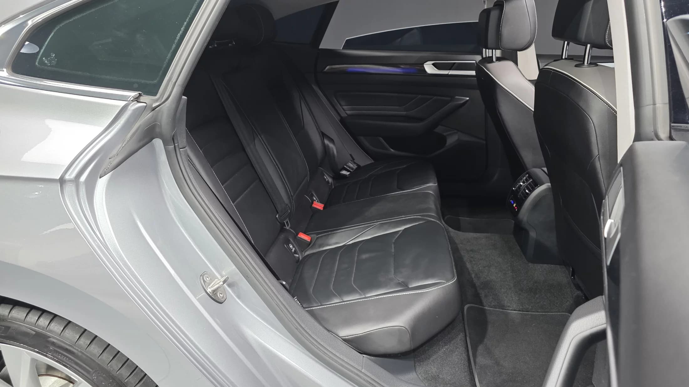 Volkswagen ARTEON 2.0 TDI Prestige, 2022 г. 24623 км. — фото 12