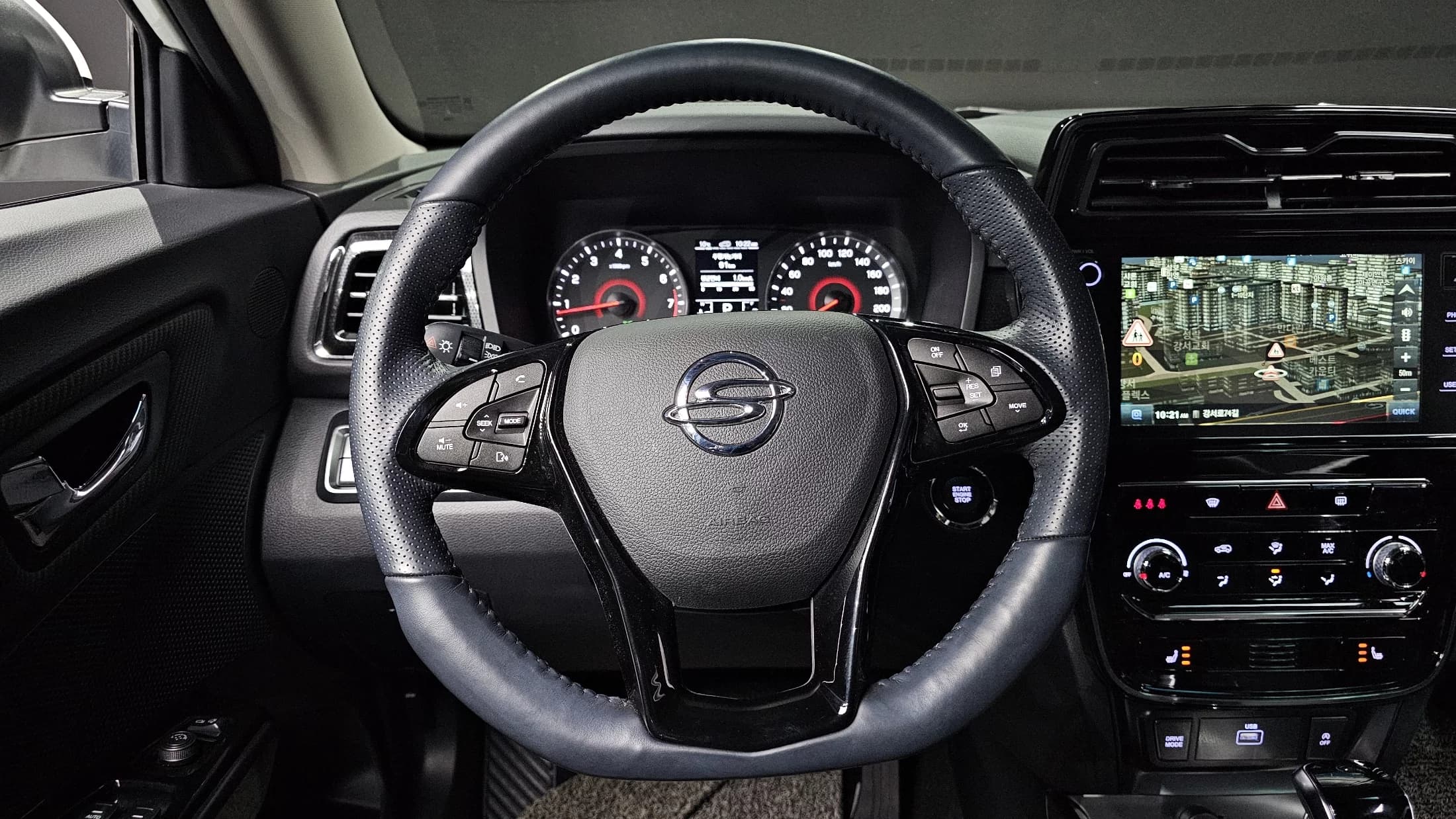SsangYong TIBOLI Gasoline 1.5 2WD V3, 2021 г. 28404 км. — фото 13