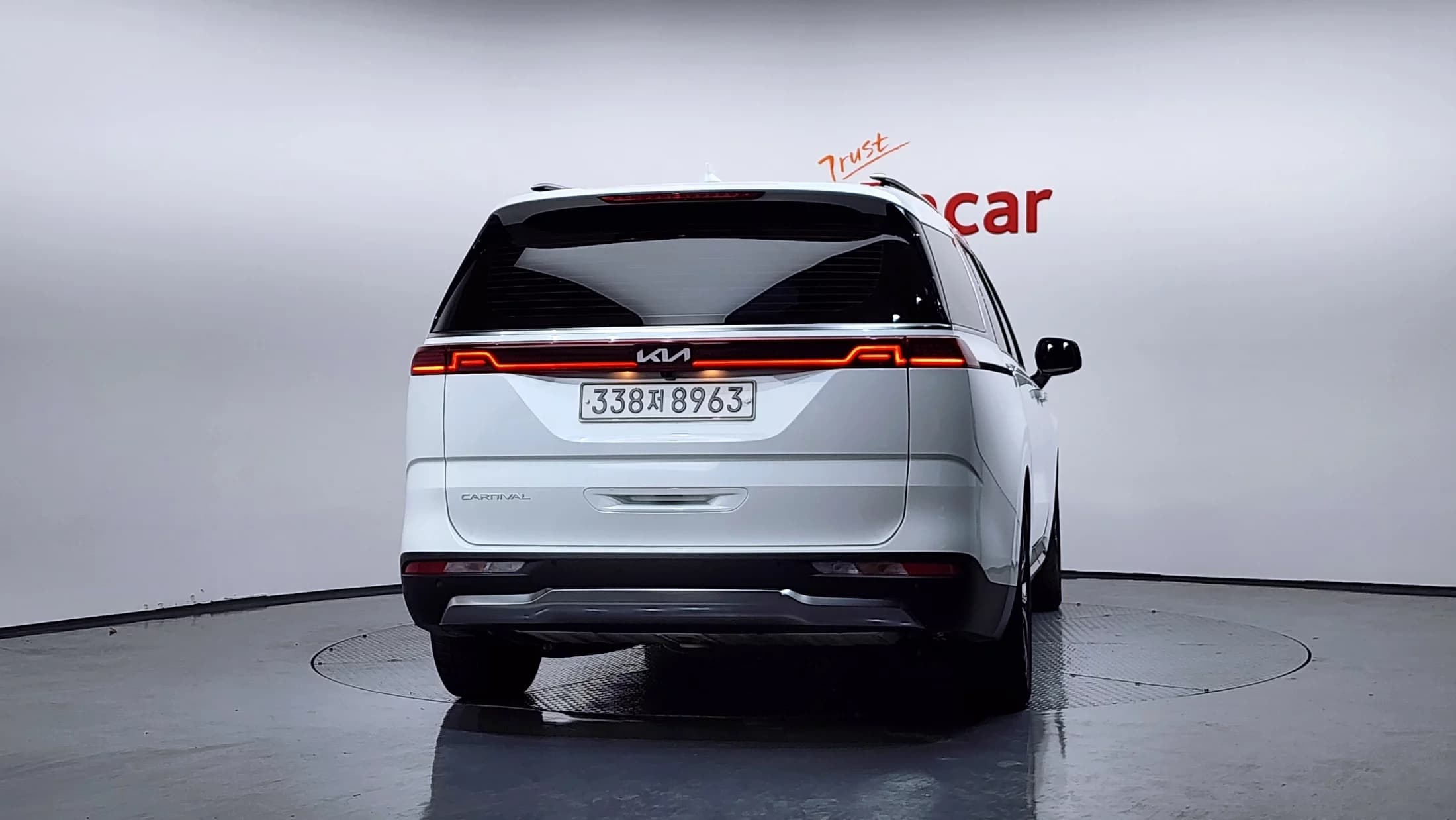 Kia Carnival 9-Seater Noblesse, 2022 г. 126020 км. — фото 4