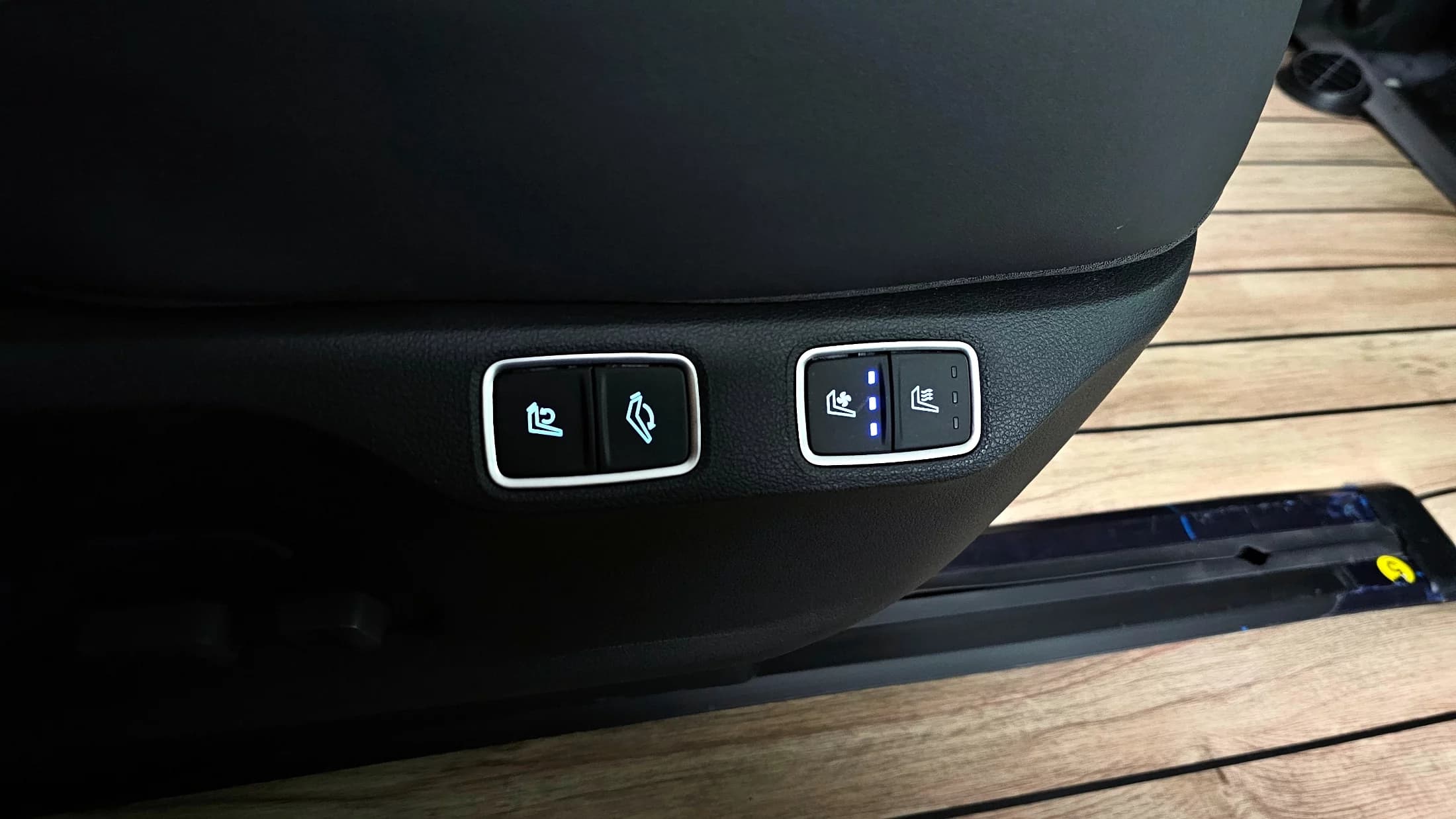 Hyundai Staria 4WD Lounge 7-Seater Inspiration, 2023 г. 14855 км. — фото 19