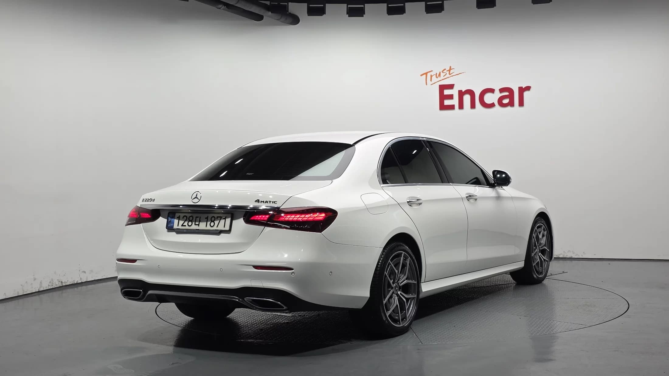 Mercedes-Benz E-Class E220d 4MATIC AMG Line, 2021 г. 56812 км. — фото 2