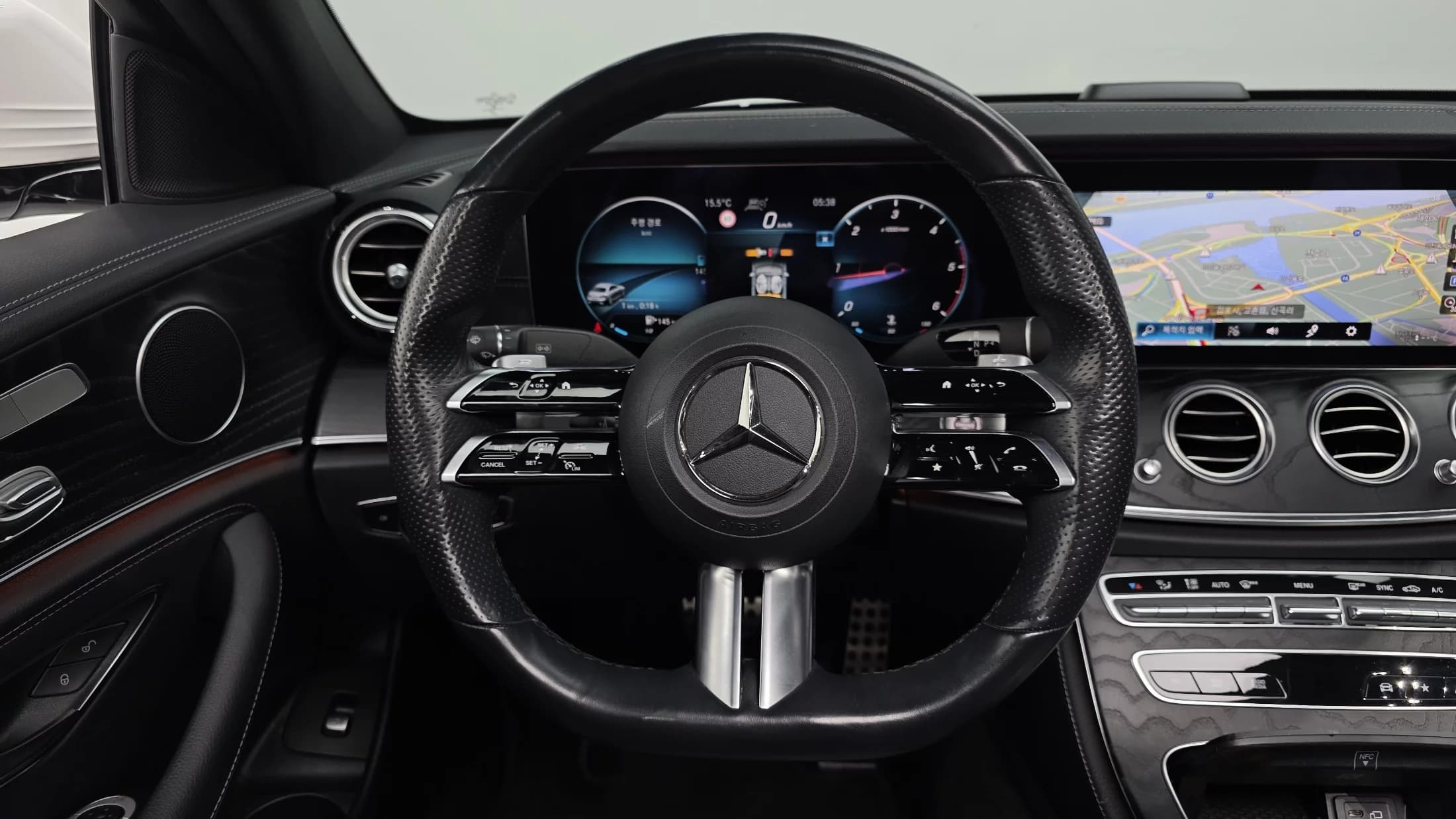 Mercedes-Benz E-Class E220d 4MATIC AMG Line, 2021 г. 56812 км. — фото 13