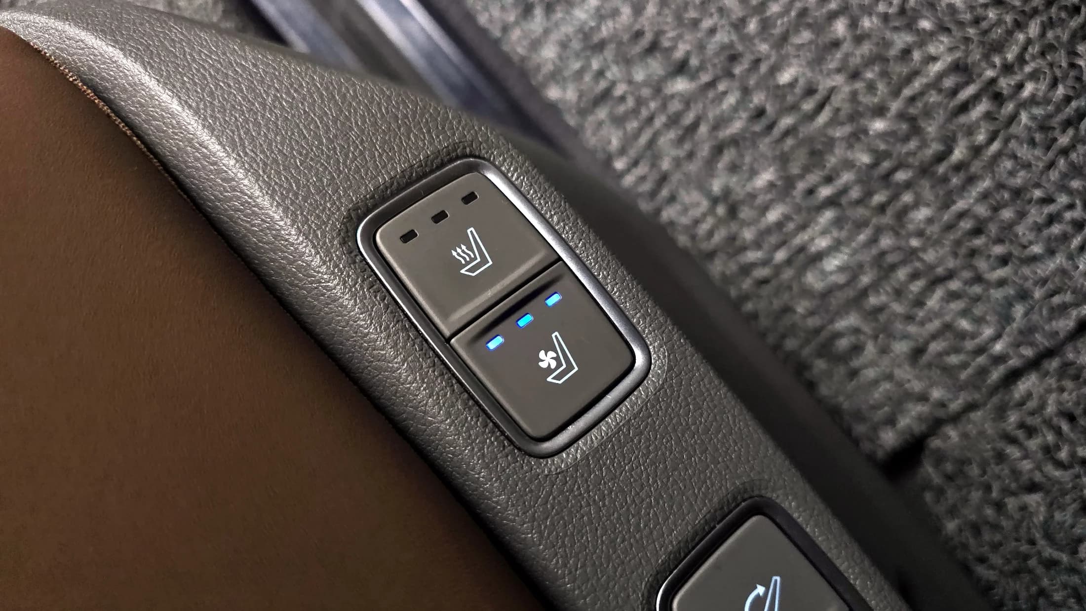 Hyundai Staria 4WD Lounge 7-Seater Inspiration, 2024 г. 10707 км. — фото 17
