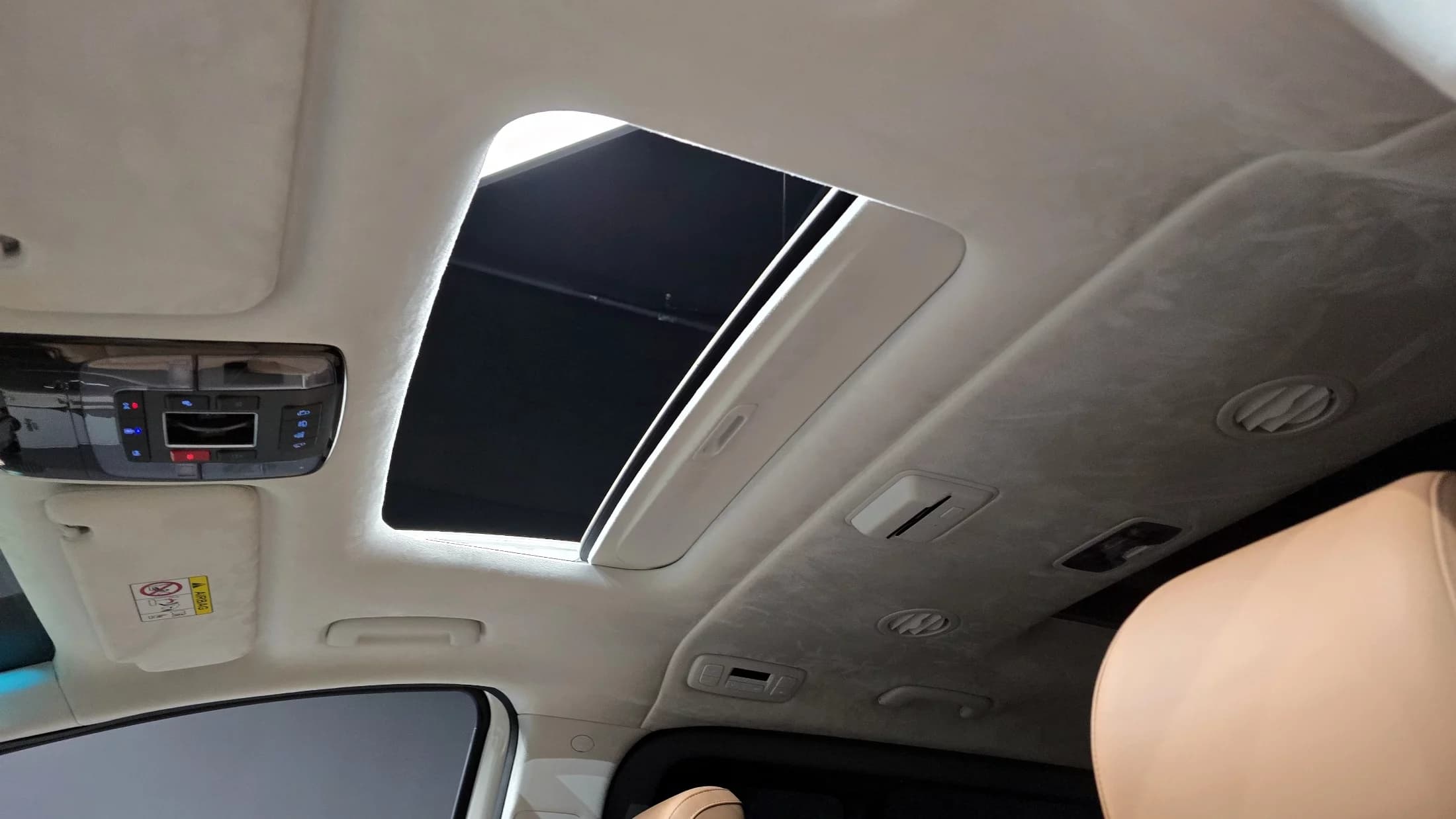 Hyundai Staria 4WD Lounge 7-Seater Inspiration, 2024 г. 10707 км. — фото 19